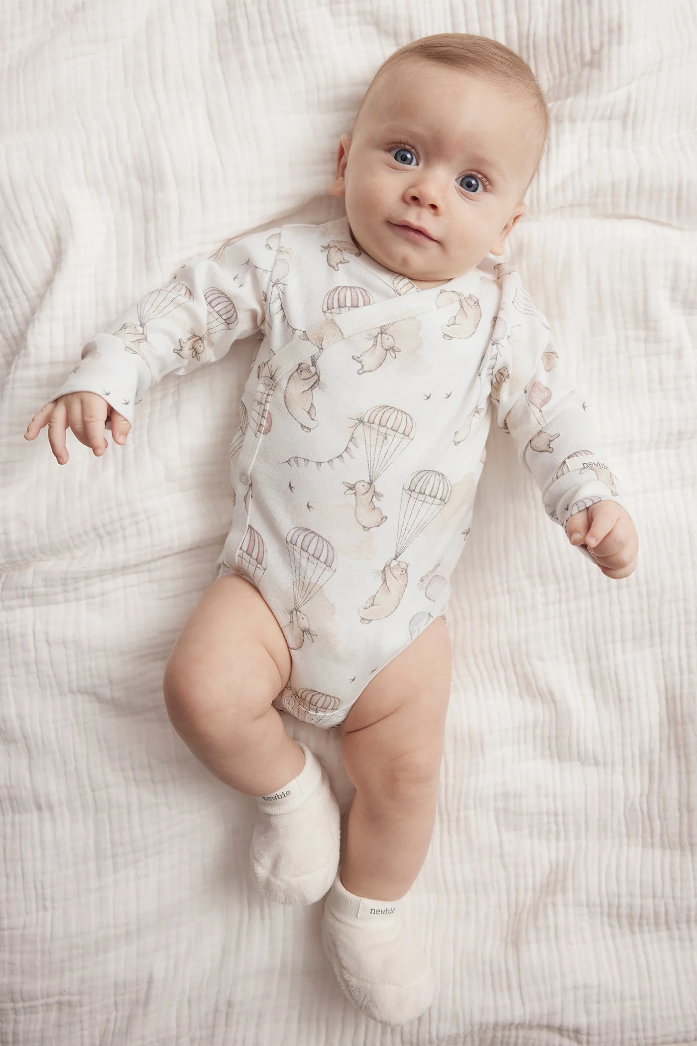 Baby white bunny balloon bodysuit - Image 4