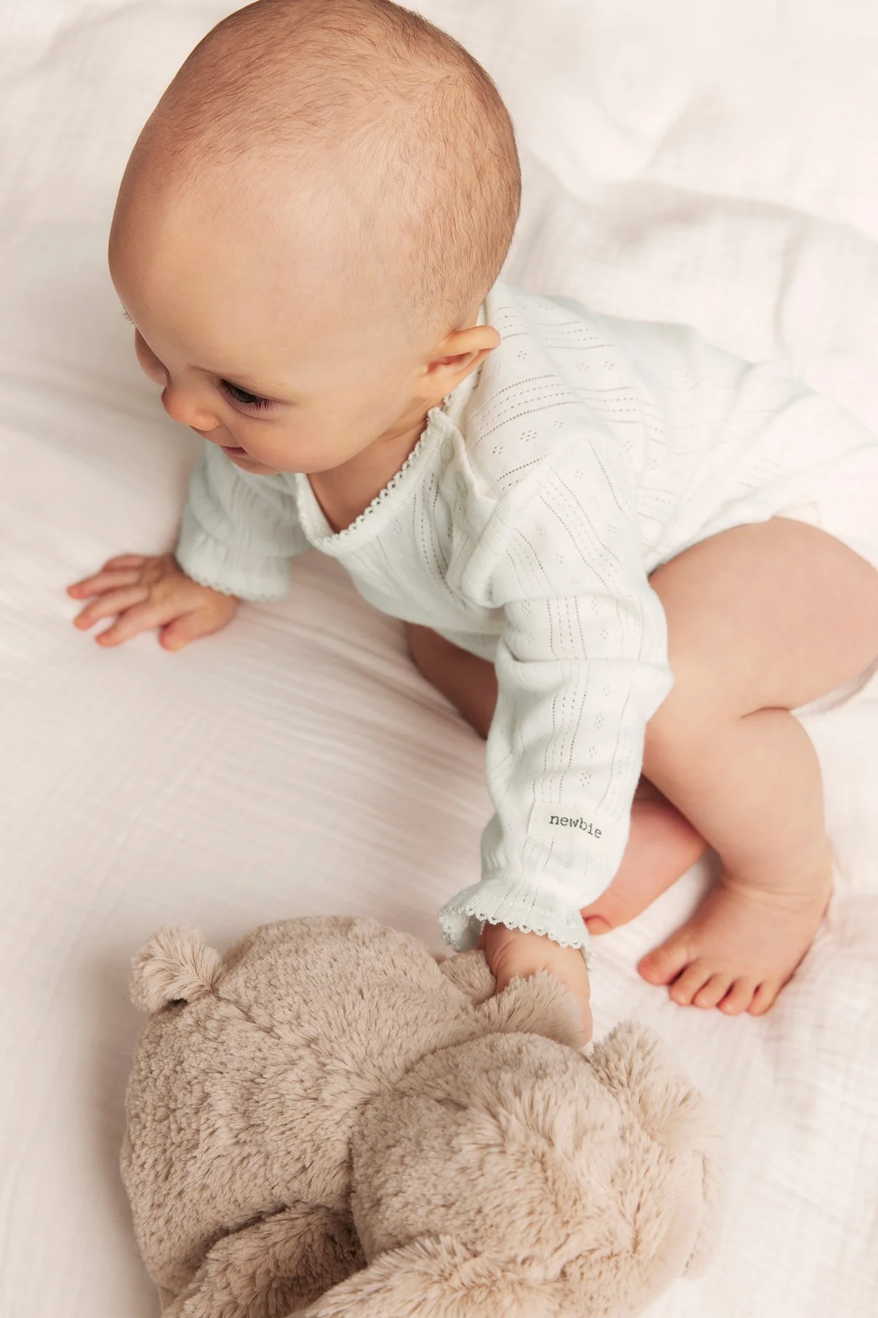 Baby white pointelle bodysuit - Image 4