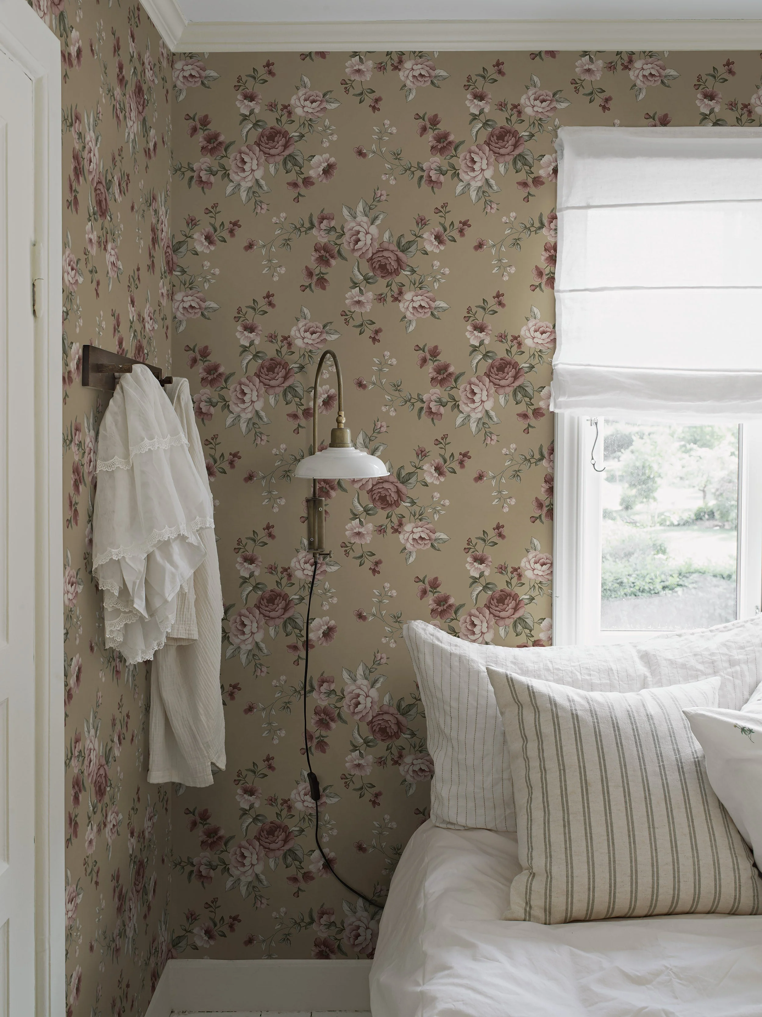 Nomi brown floral wallpaper - Image 2
