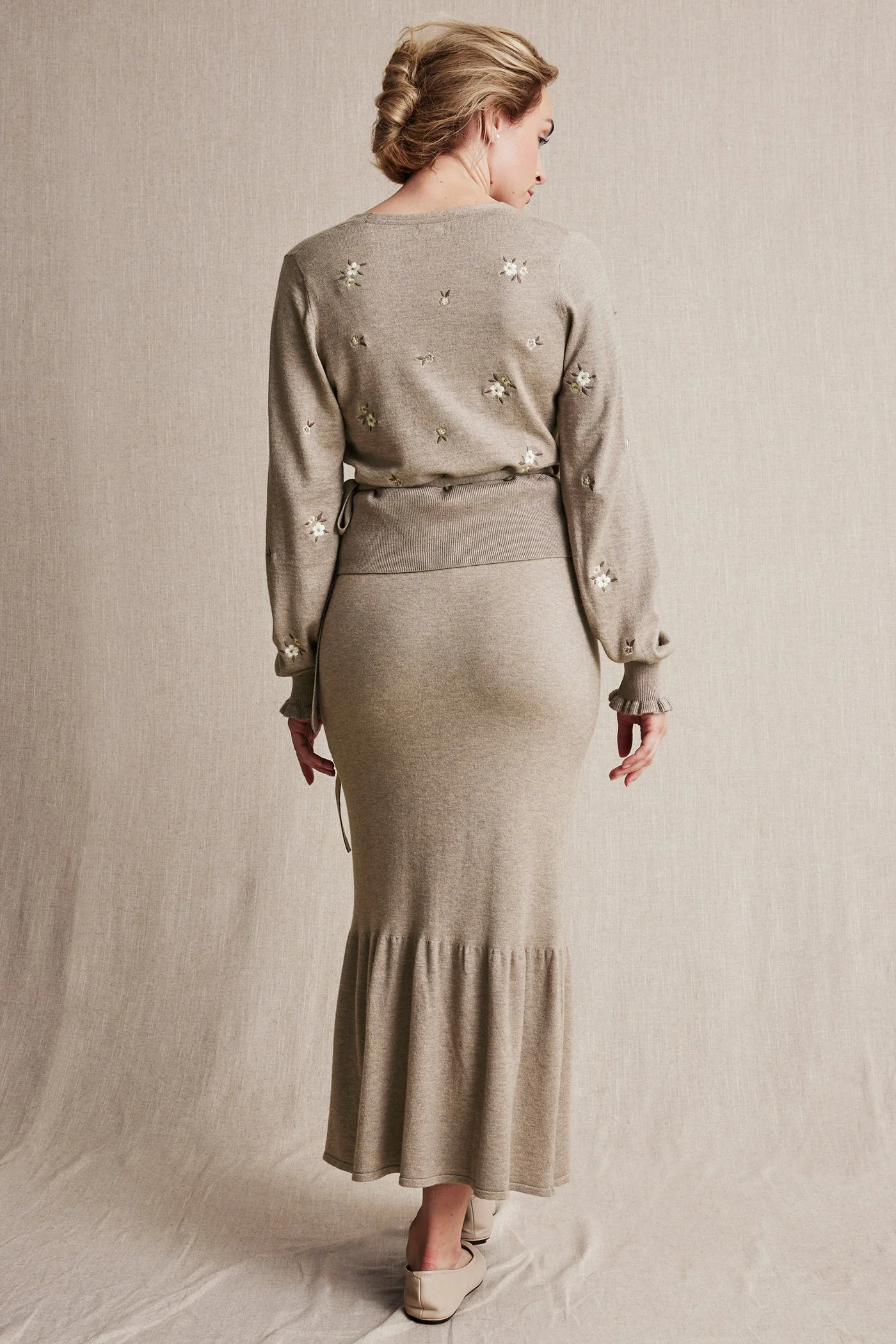 Womens beige knitted skirt - Image 3