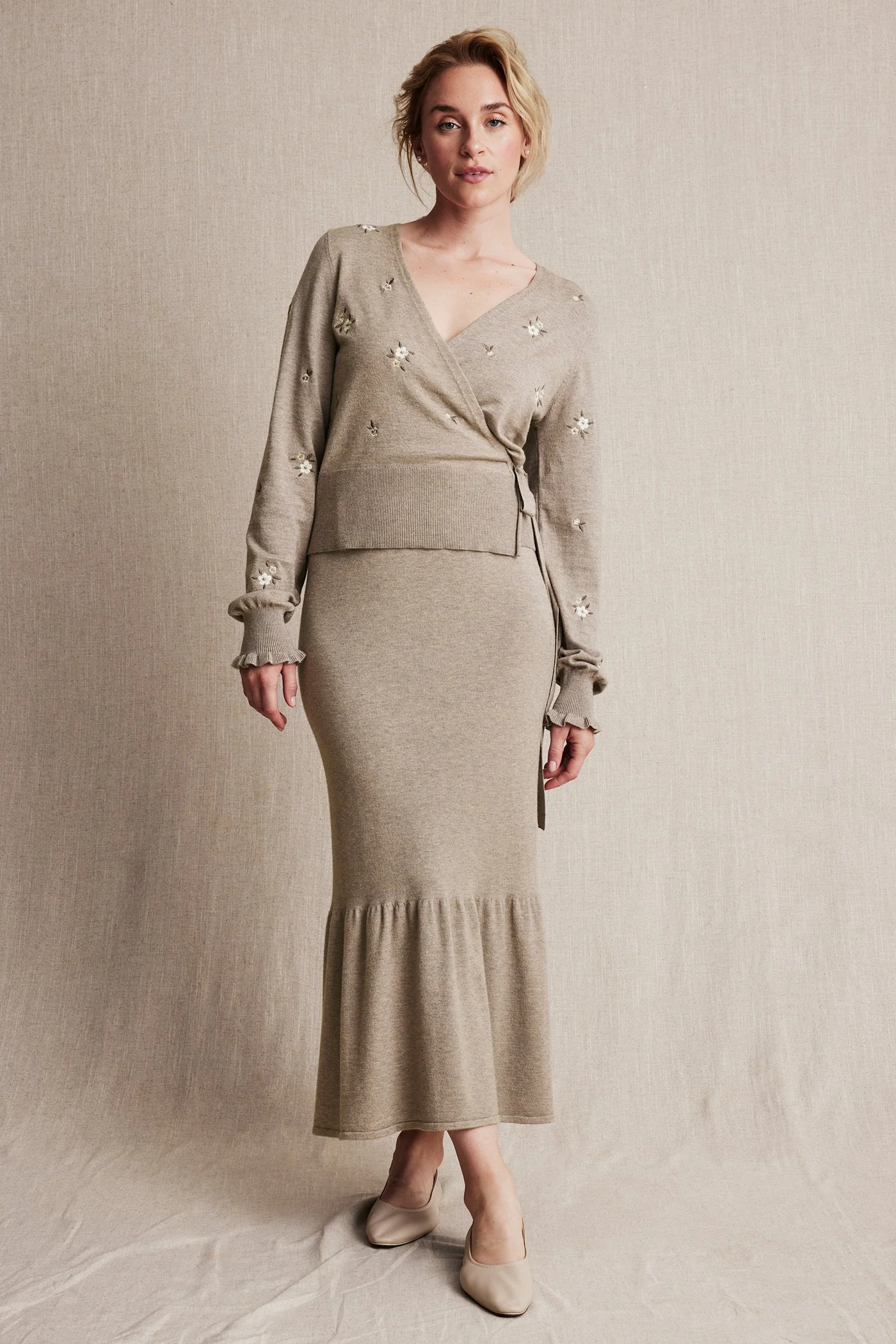 Womens beige knitted skirt - Image 5