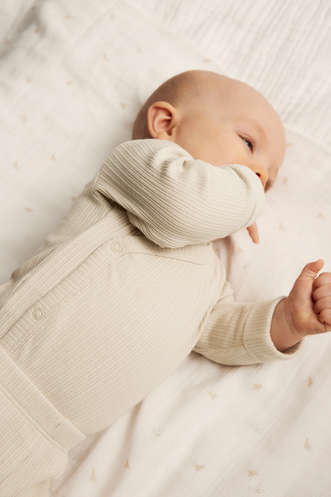 Baby beige ribbed bodysuit with extender - Image 7