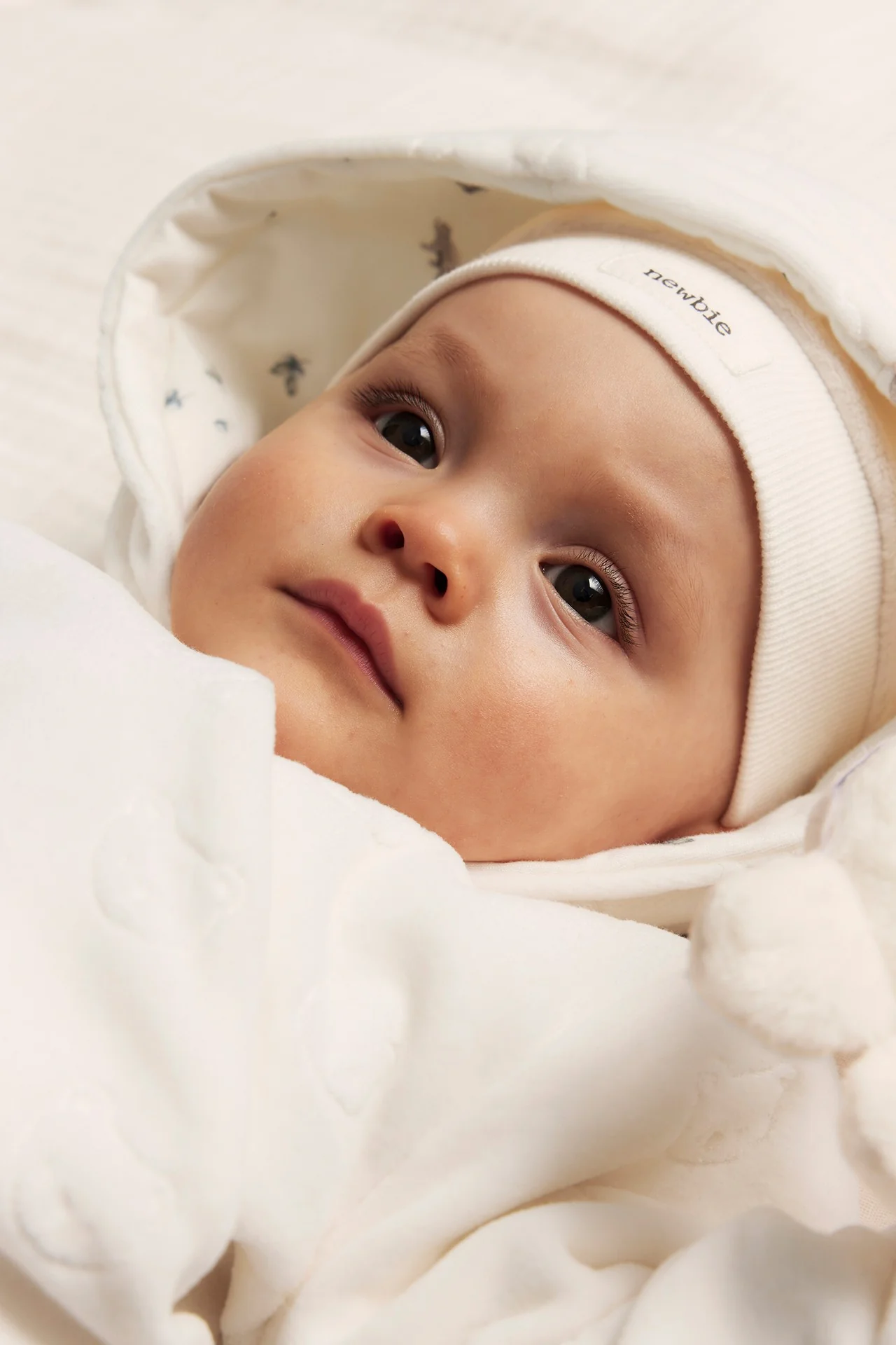 Baby white velour coverall - Image 6