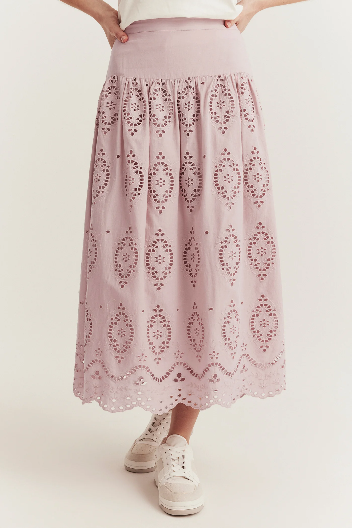 Women's pink embroidered skirt - Image 5
