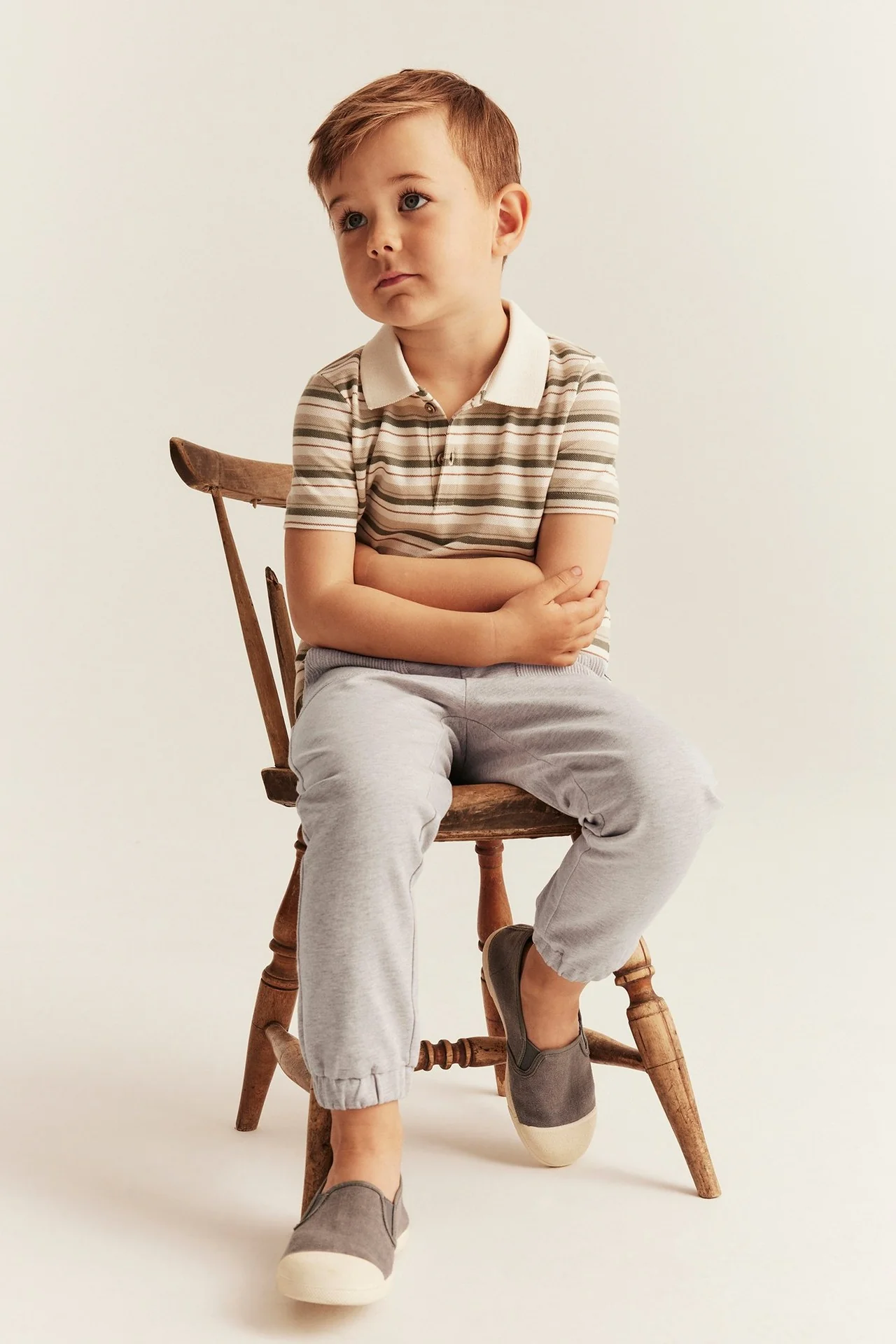 Kids beige jogging trousers - Image 3