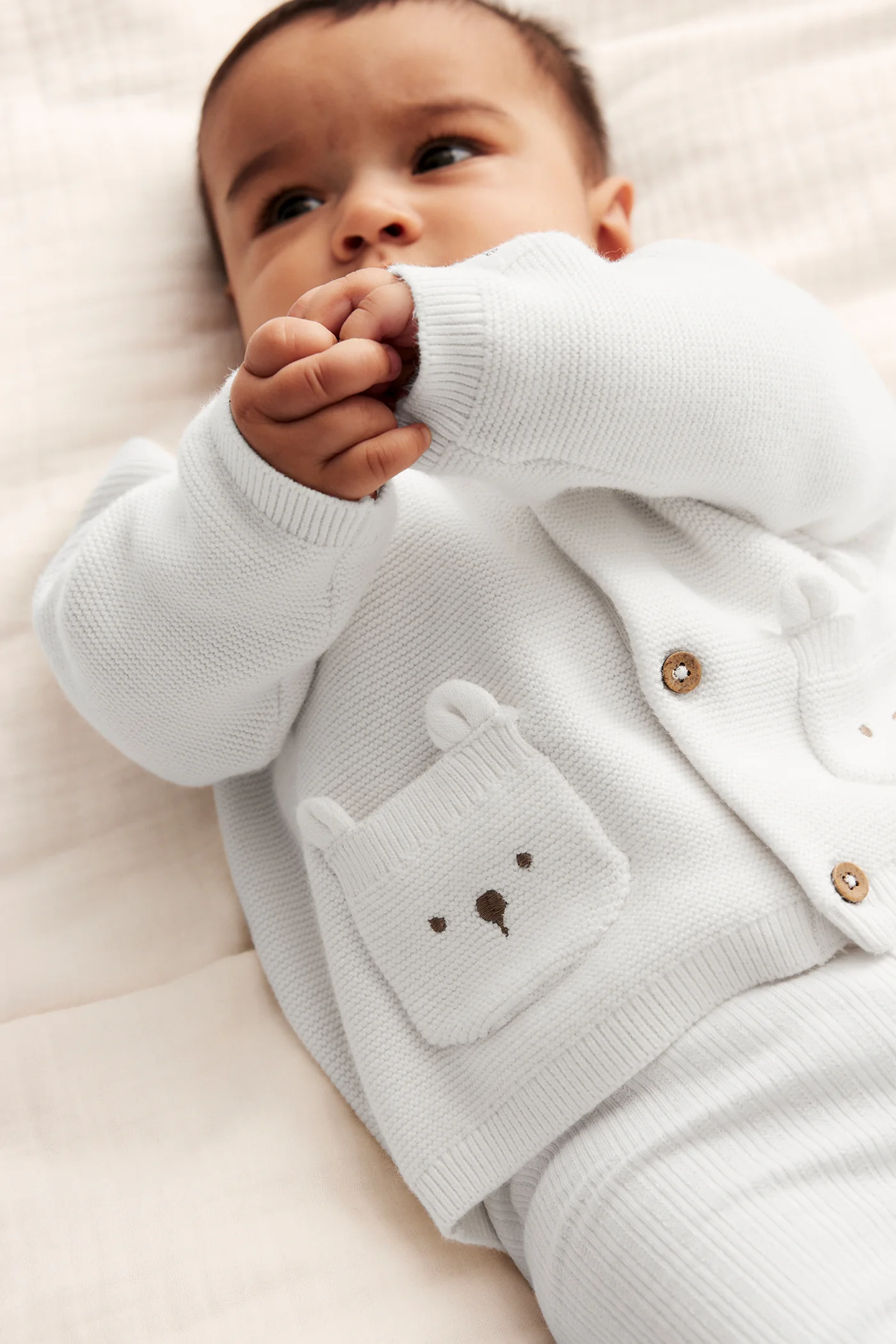 Baby white cardigan with cute pockets - Image 4