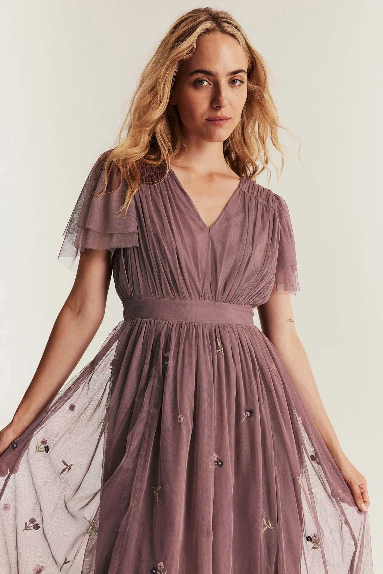 Women's pink floral mesh dress with embroidery - Image 4