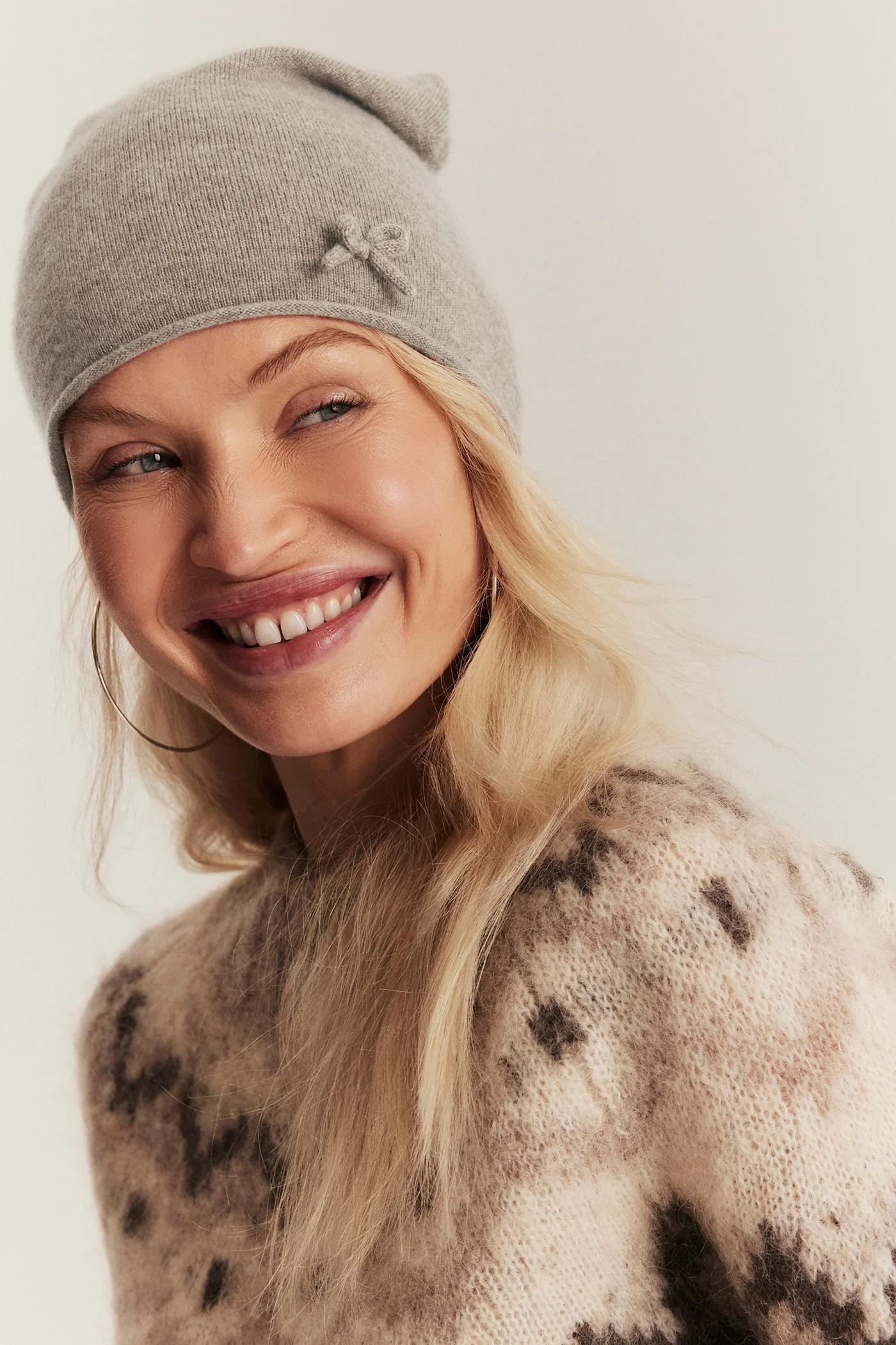 Women's beige wool and cashmere blend hat - Image 3