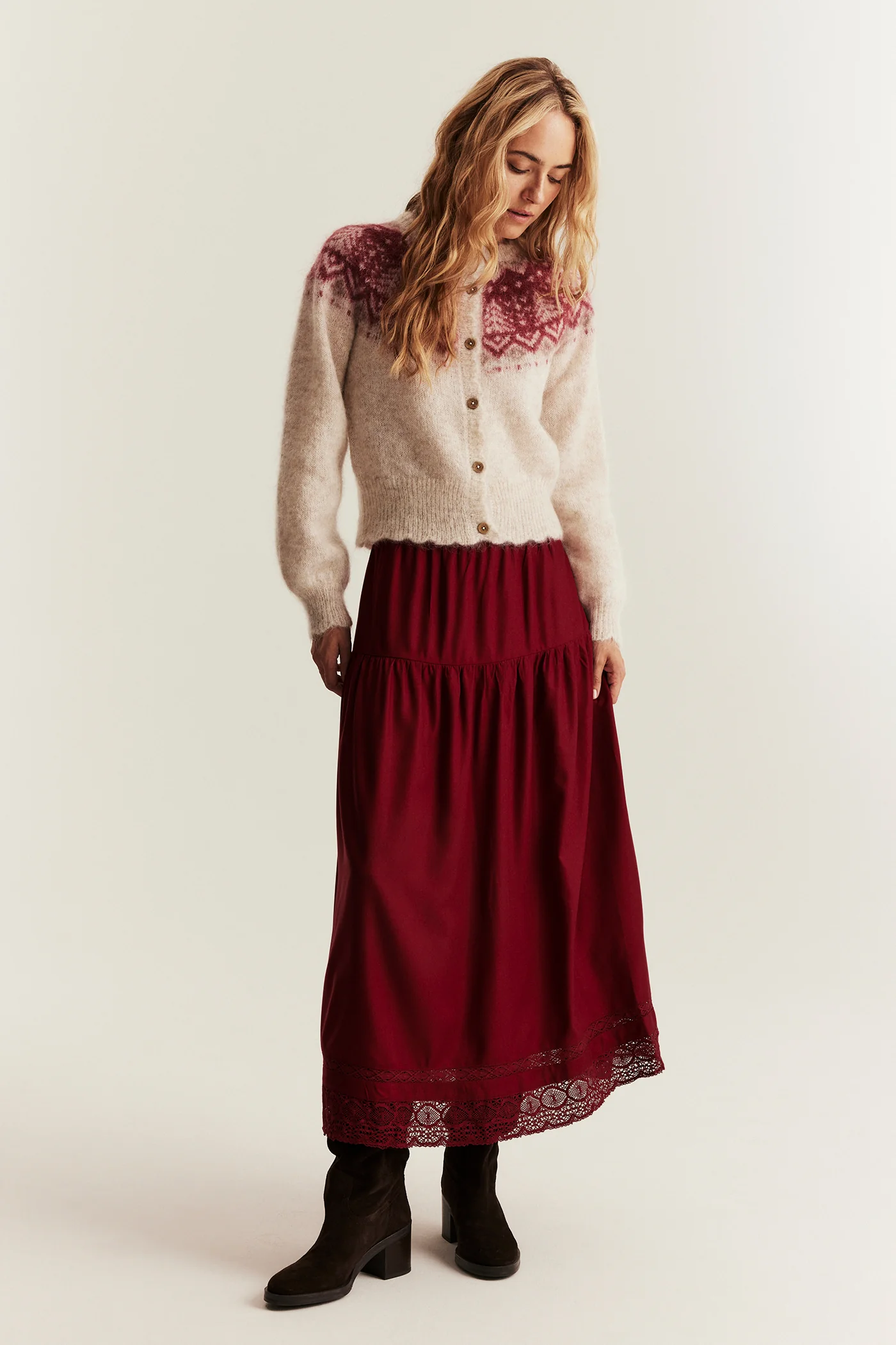Women's red skirt with lace details - Image 3