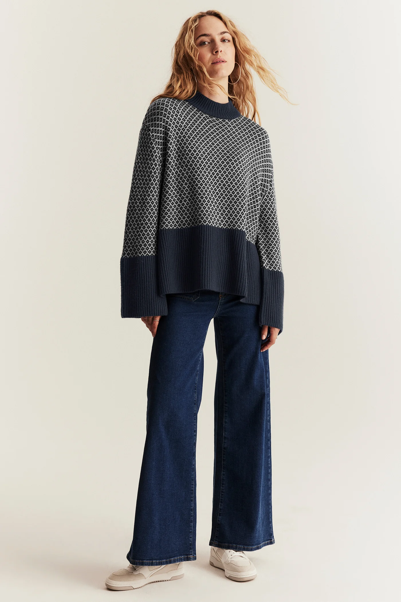 Women's blue knitted wool jumper - Image 3