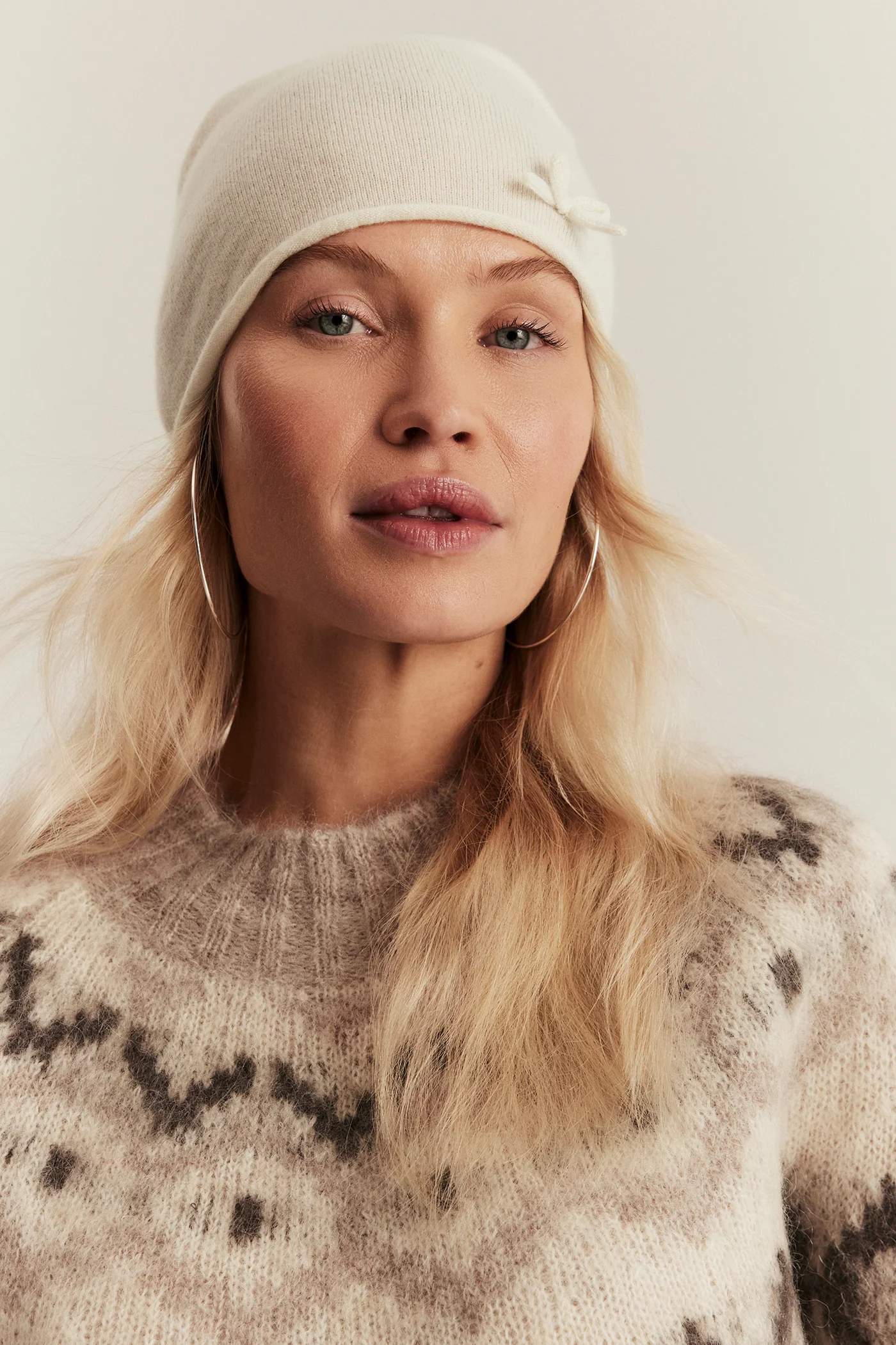 Women's white wool and cashmere blend hat - Image 2