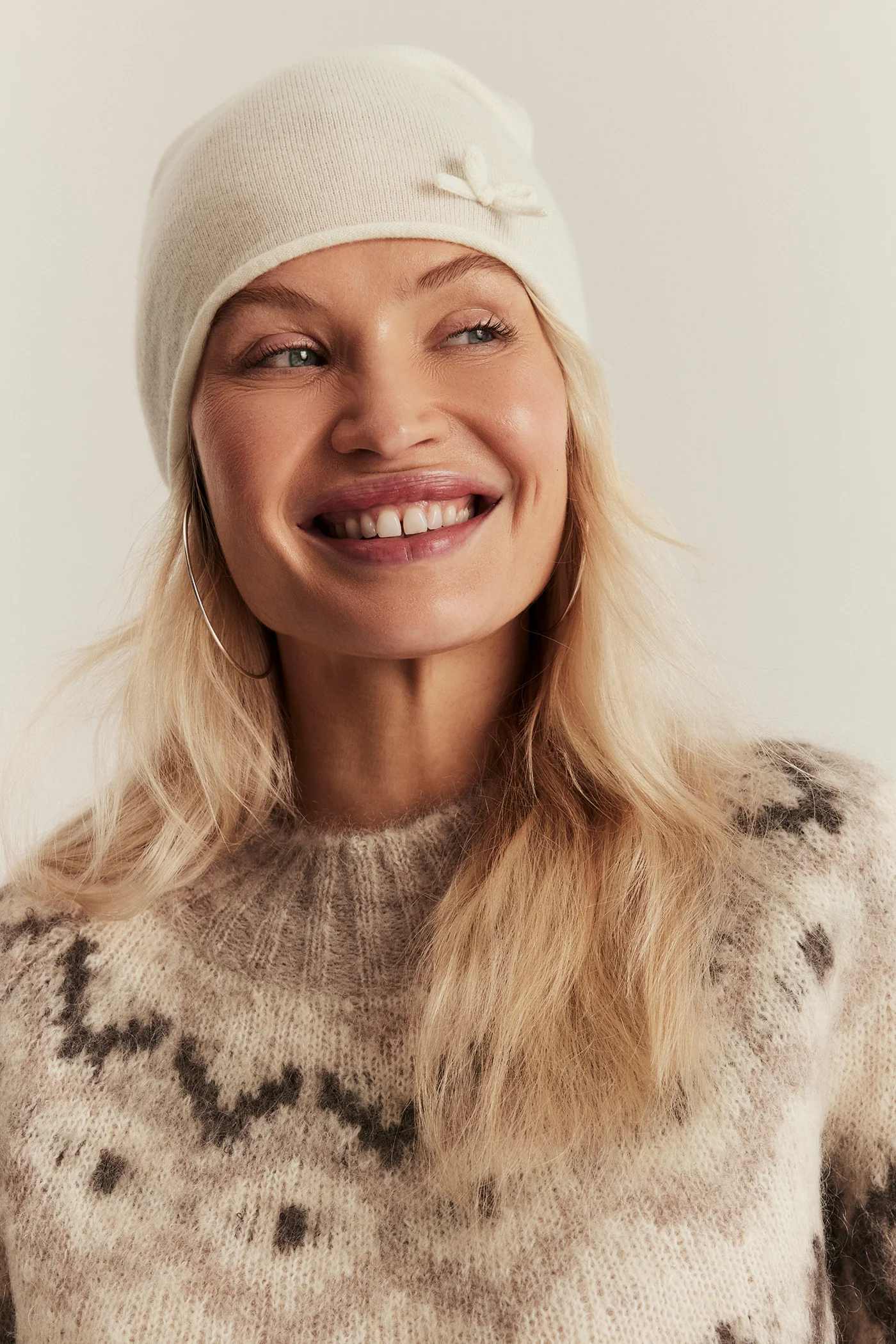 Women's white wool and cashmere blend hat - Image 3