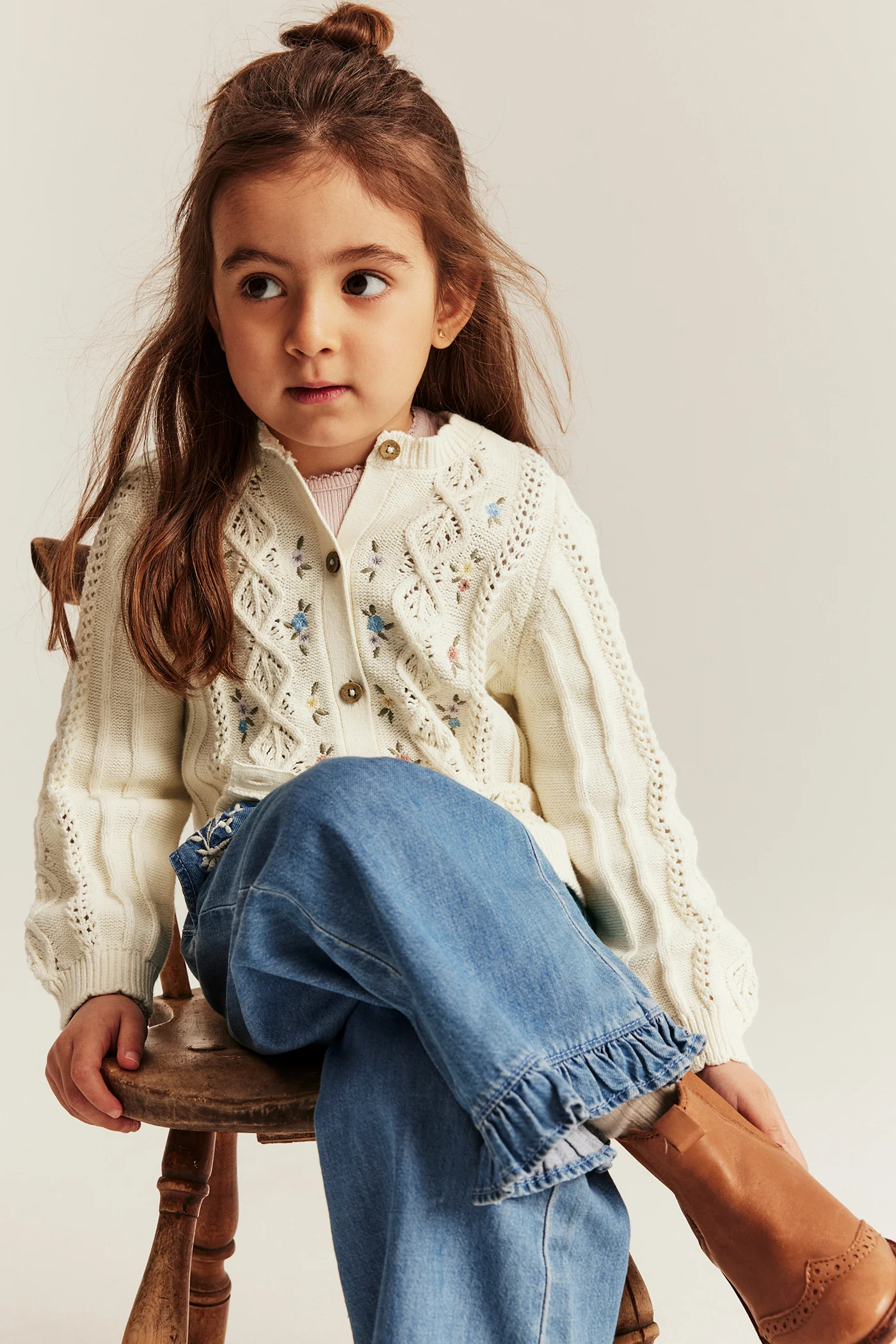 Baby & kids white floral patterned knit cardigan - Image 4