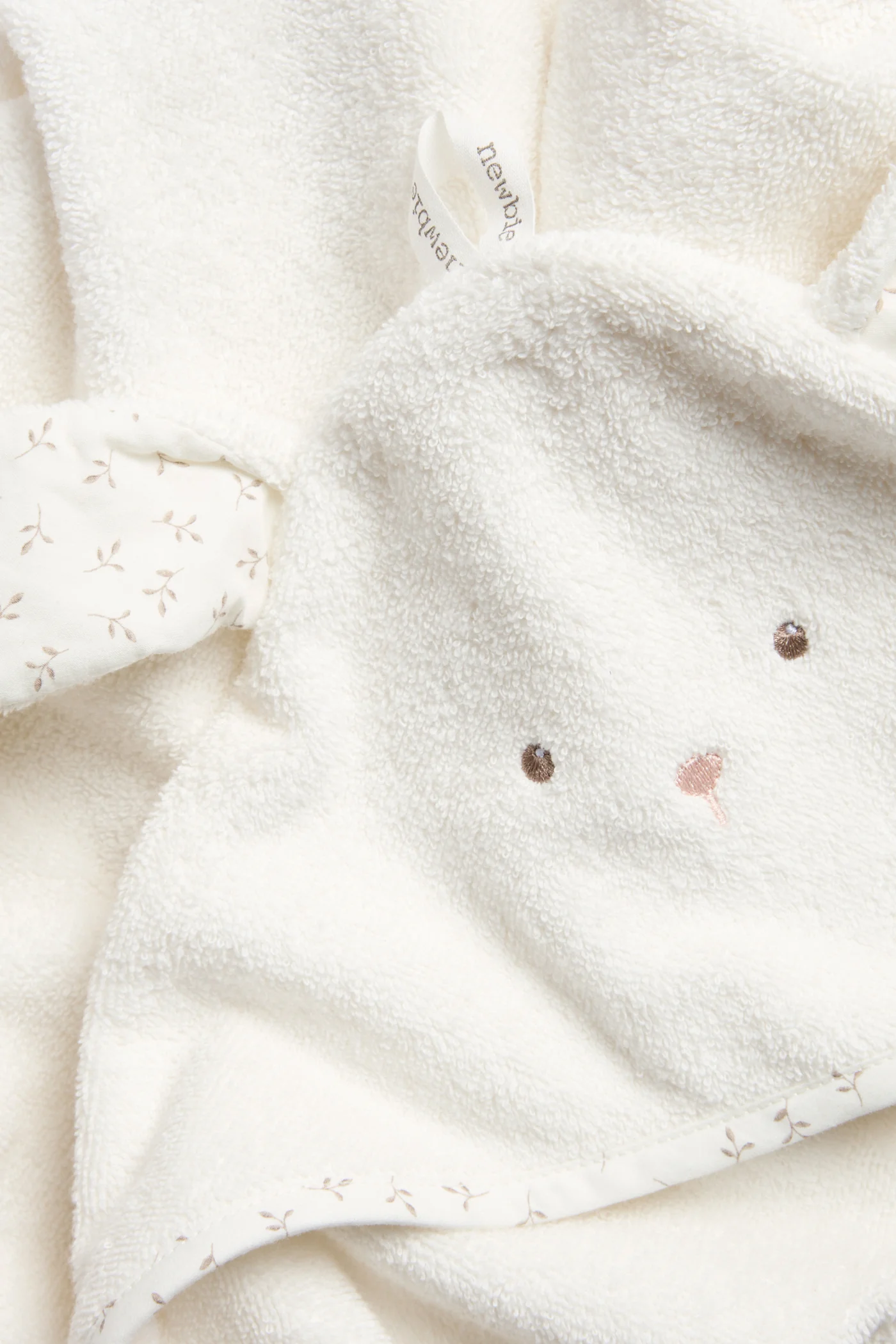 Hooded terry rabbit bath towel - Image 3