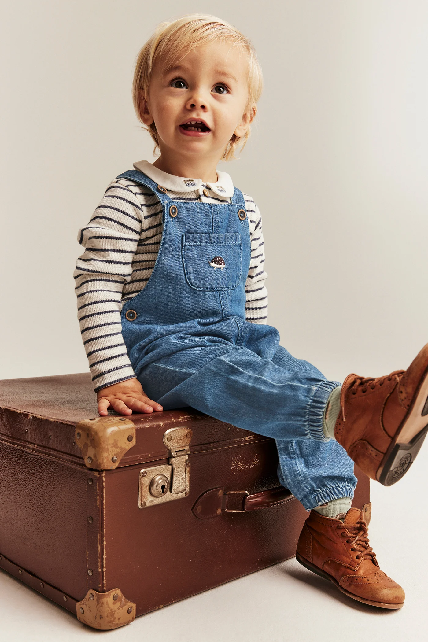 Baby blue denim dungarees - Image 4