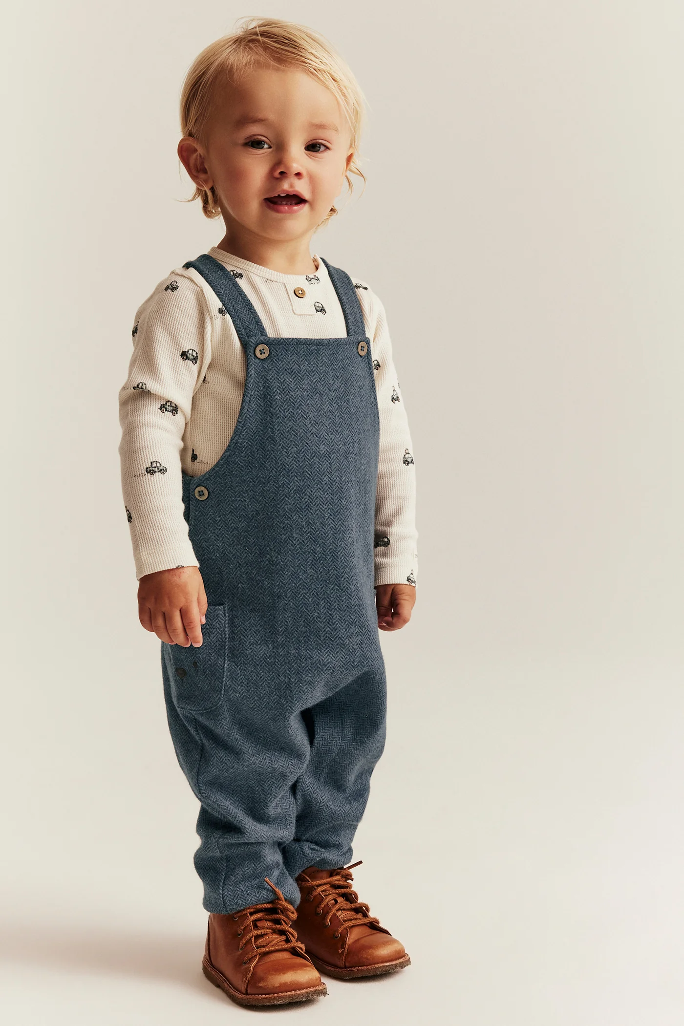 Baby blue dungarees in herringbone - Image 4