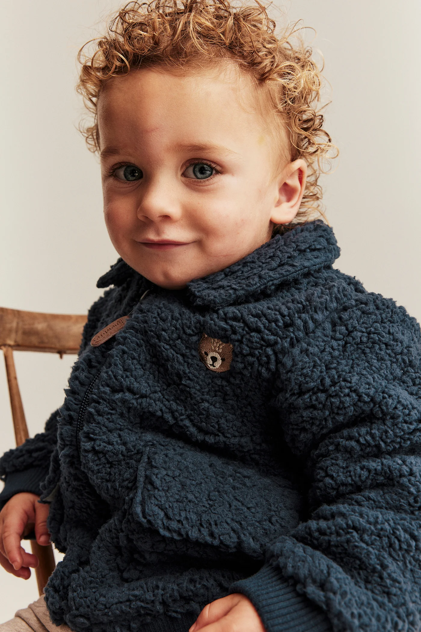 Baby blue pile jacket with bear embroidery - Image 5