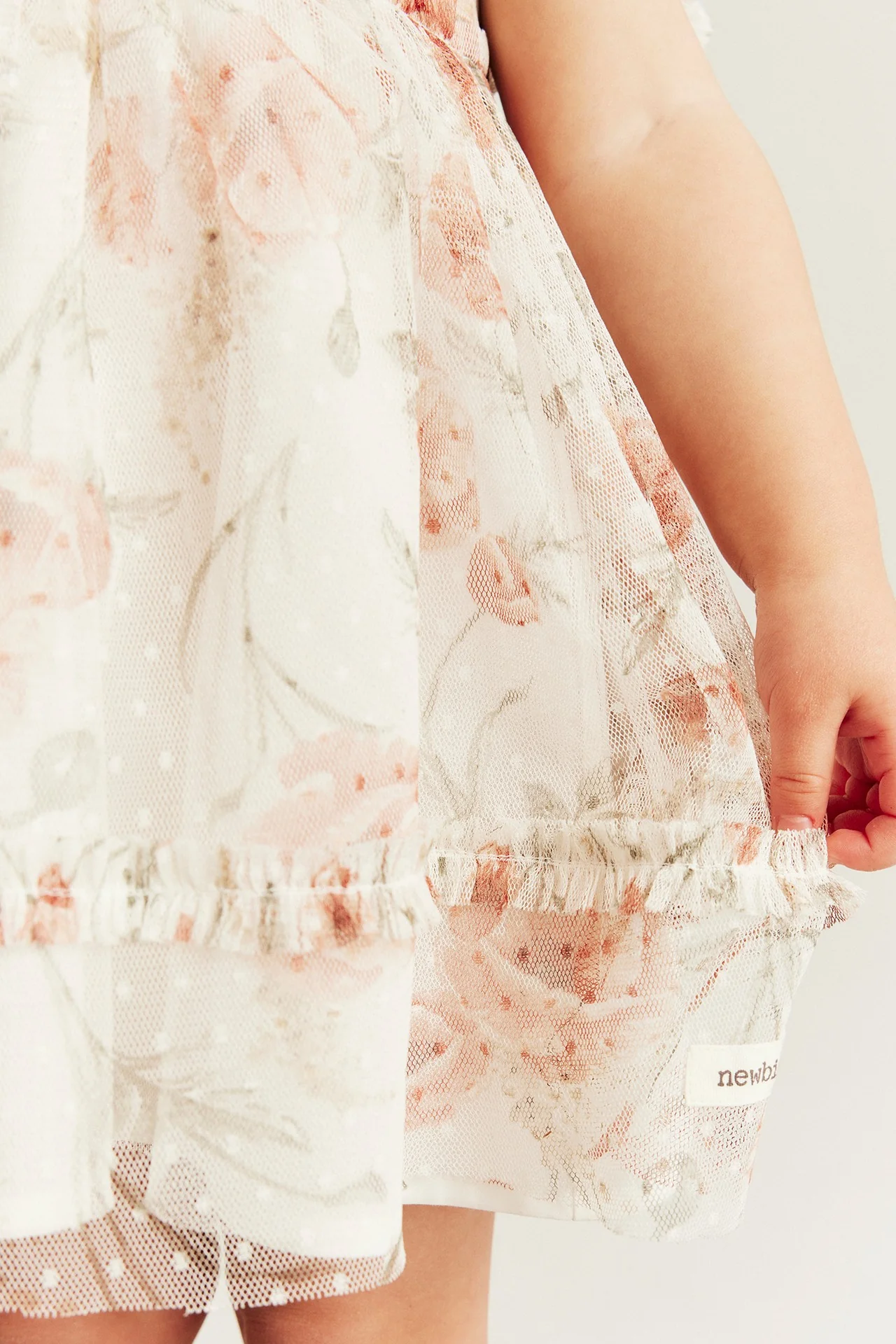 Baby white floral mesh dress - Image 5