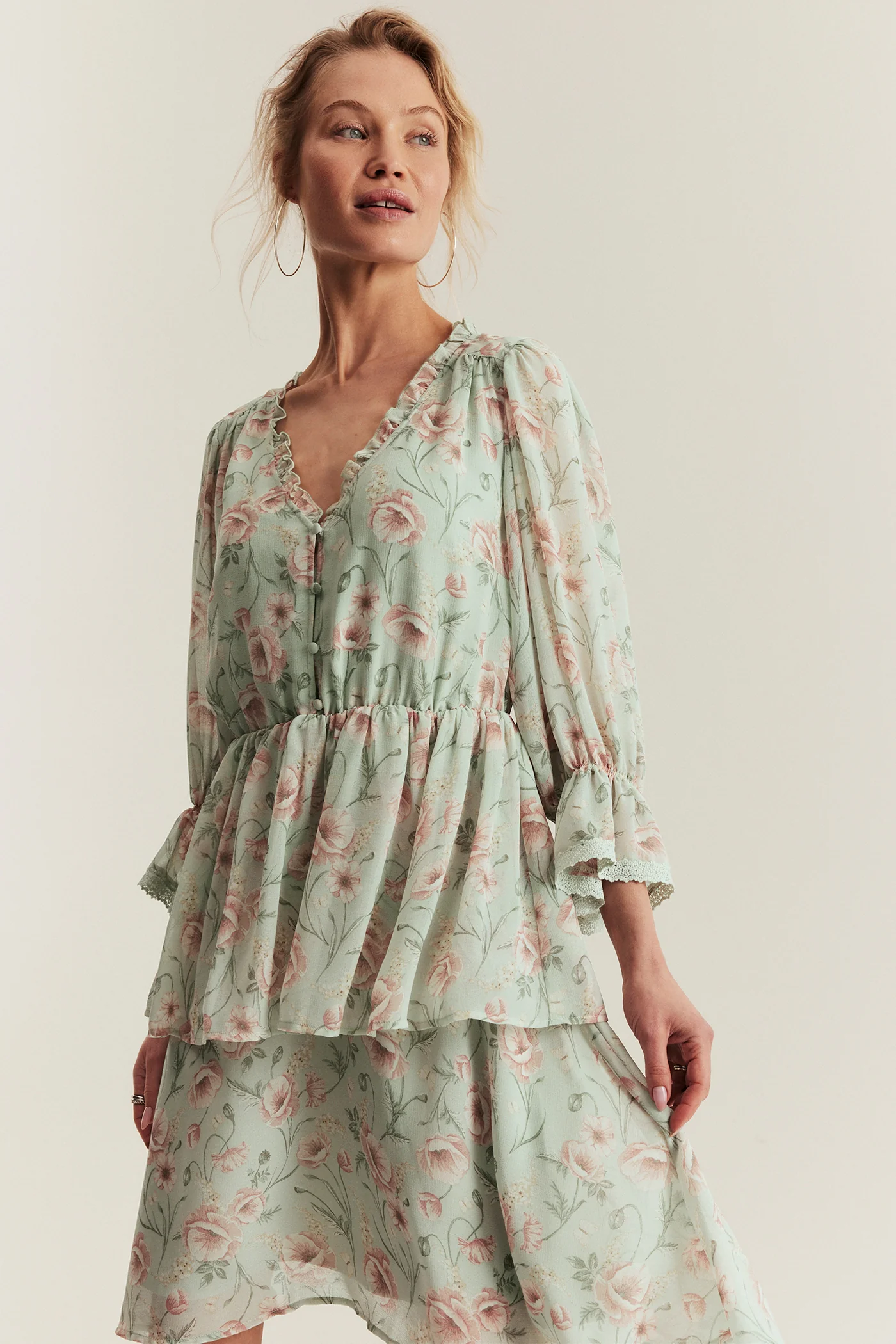 Women's green floral short chiffon dress - Image 5