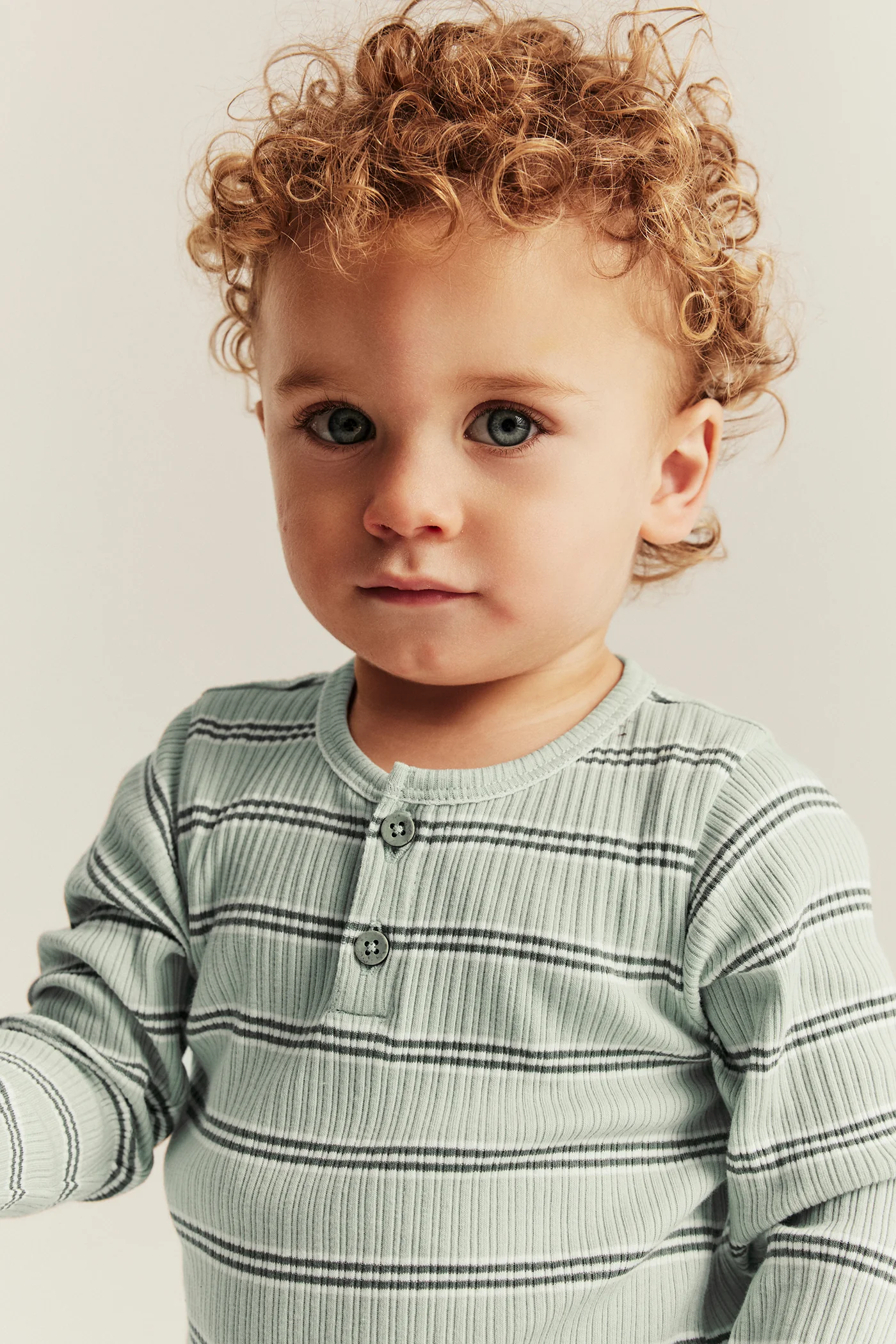 Baby green striped ribbed bodysuit - Image 4
