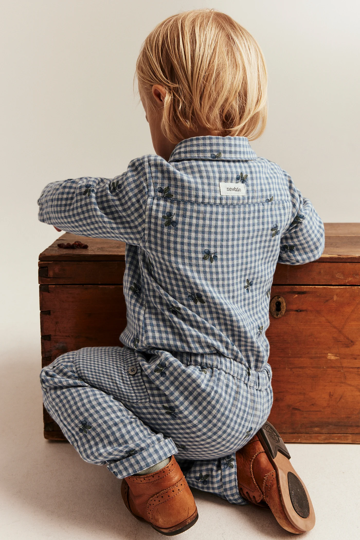 Baby blue shirt bodysuit with blueberries - Image 3