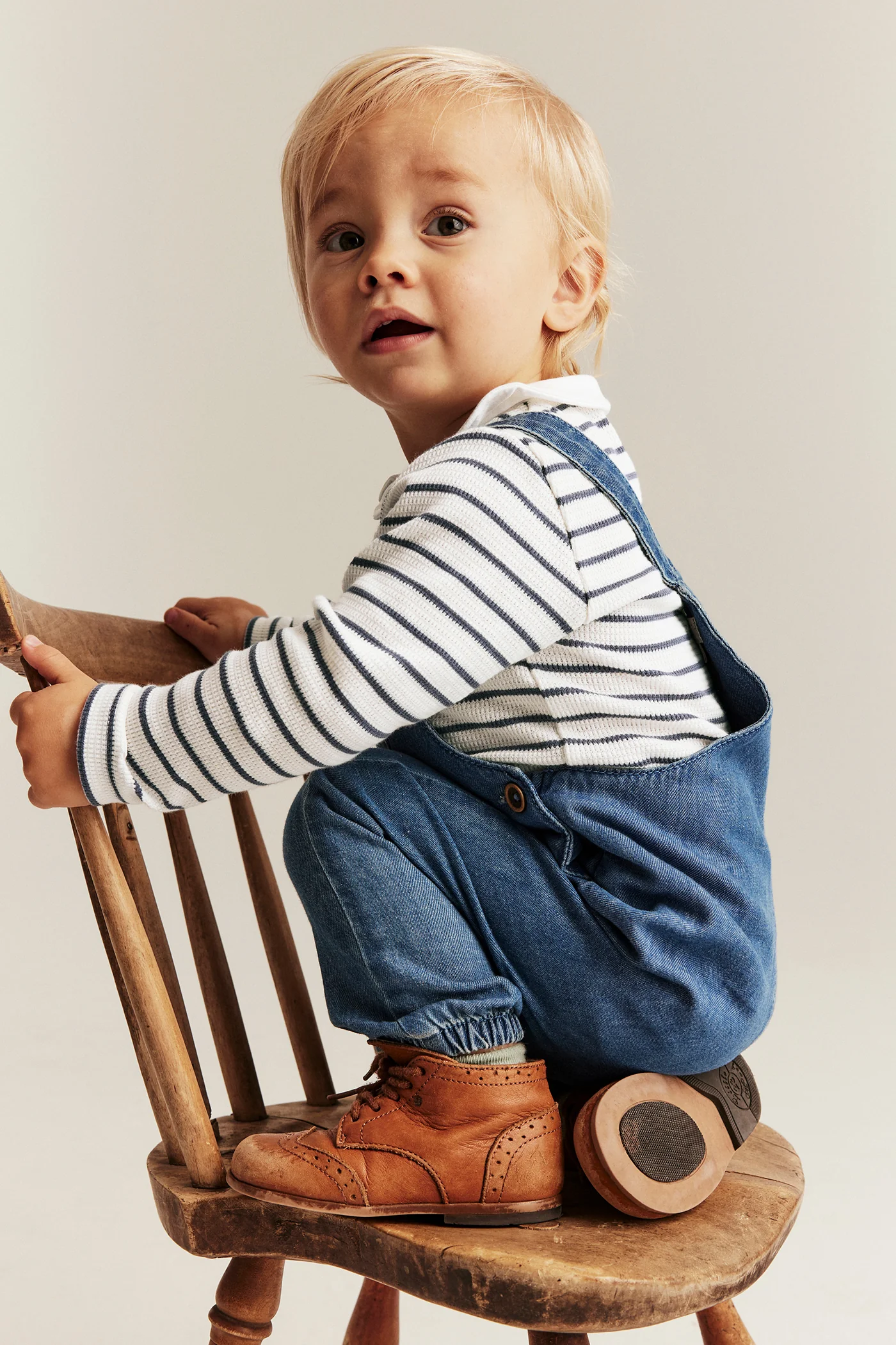 Baby white striped bodysuit with collar - Image 4