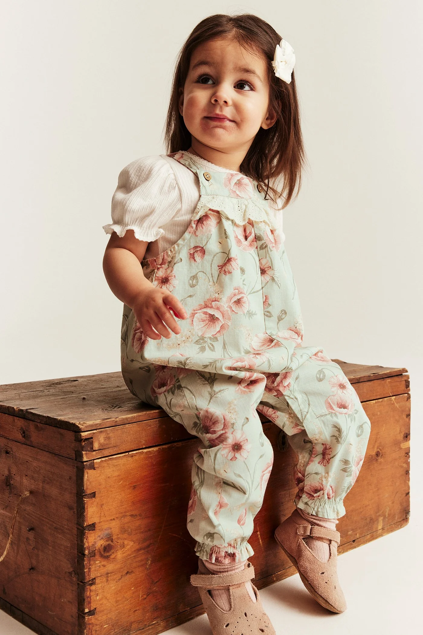 Baby green floral dungarees - Image 6