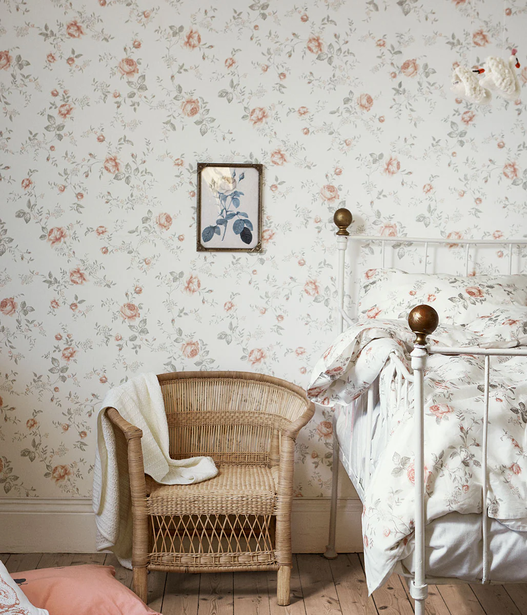 Rose Garden white wallpaper - Image 2