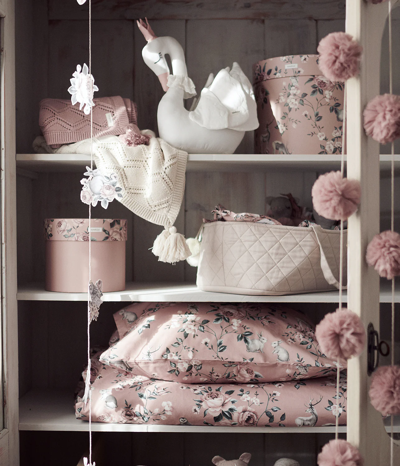 Beige quilted doll basket - Image 5