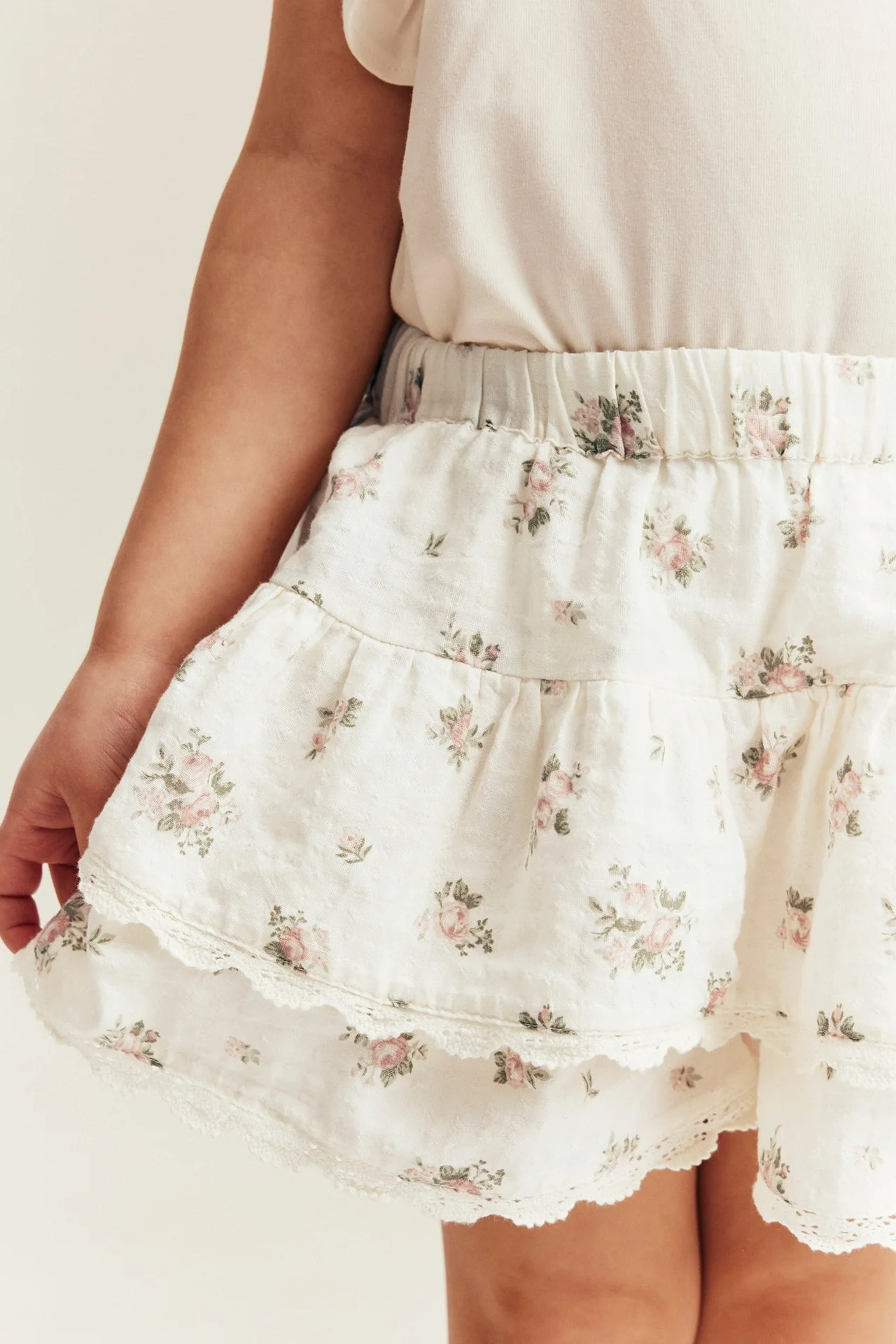 Kids floral culottes with frills - Image 2