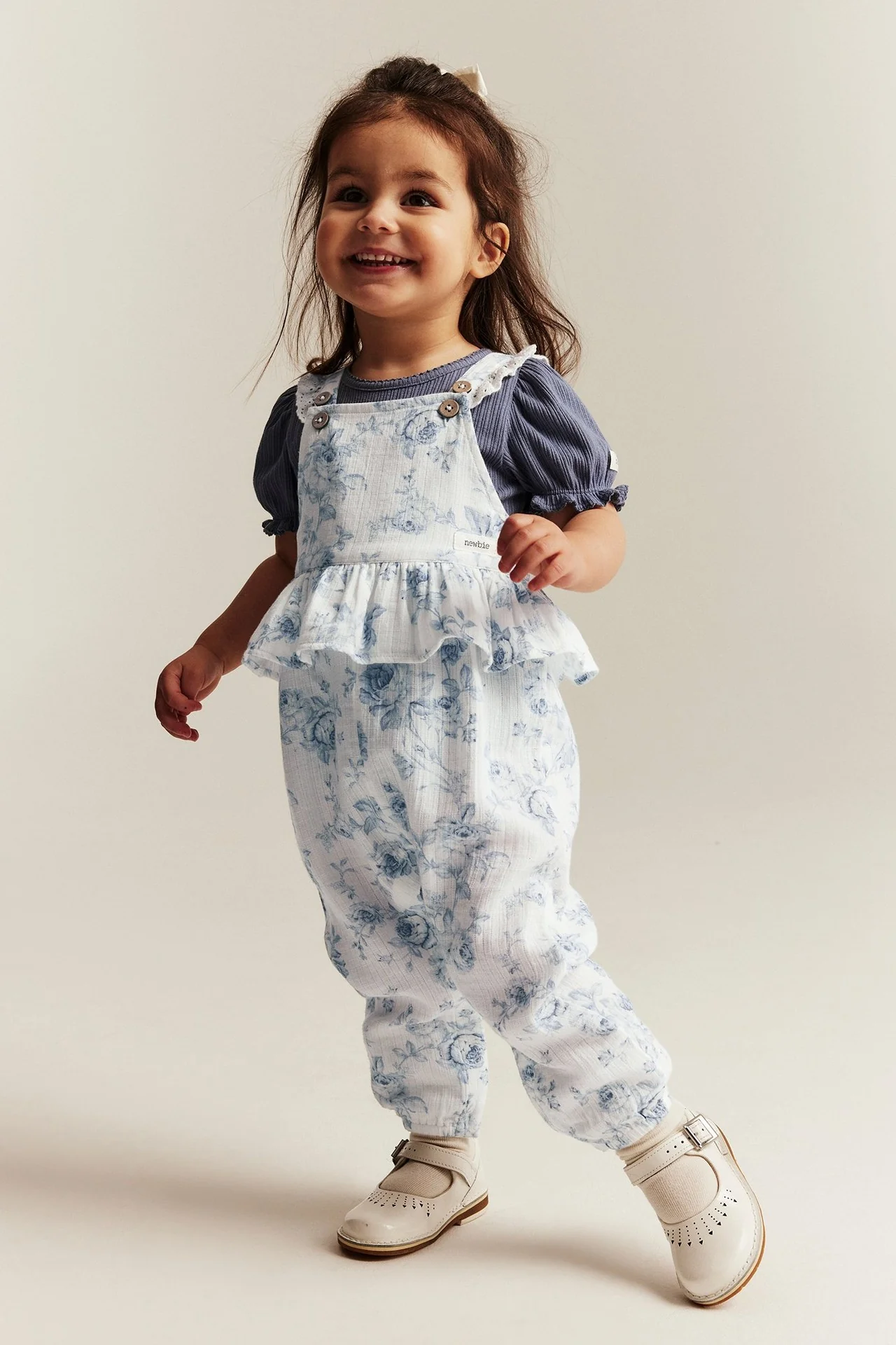 Baby floral dungarees with frill - Image 4