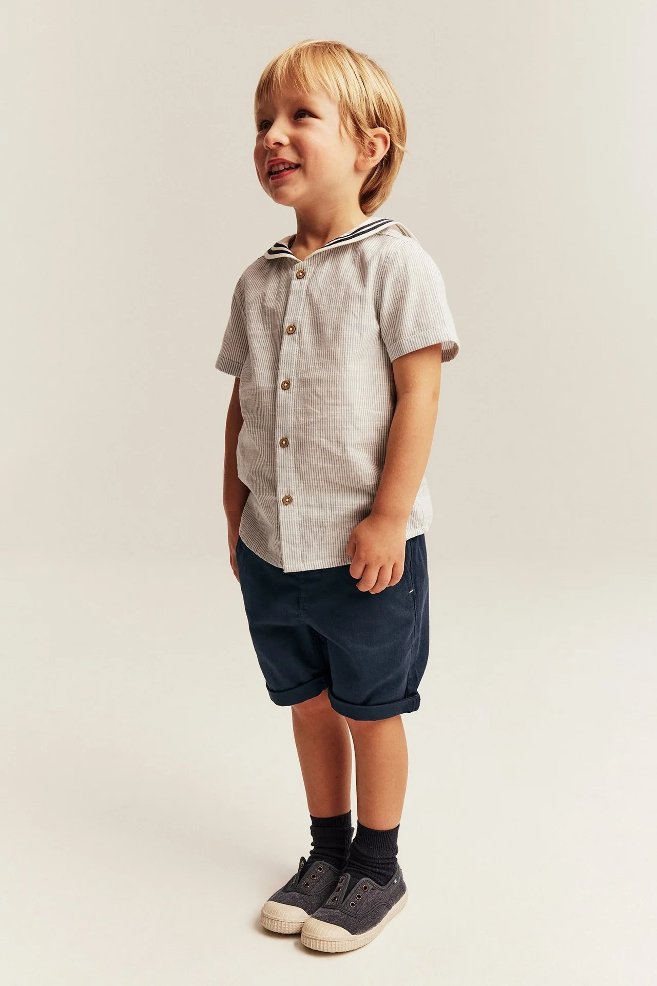 Kids blue shorts with pockets - Image 4