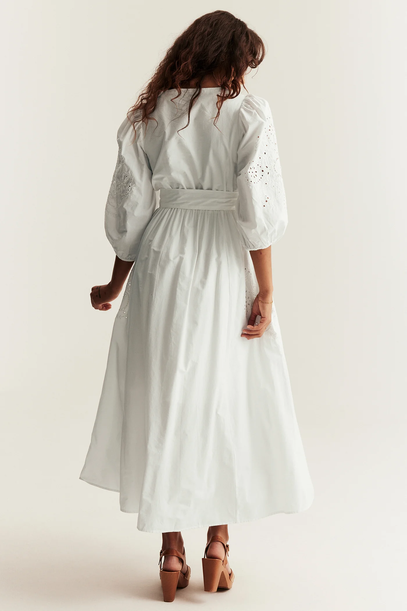 Women’s white embroidered dress - Image 5