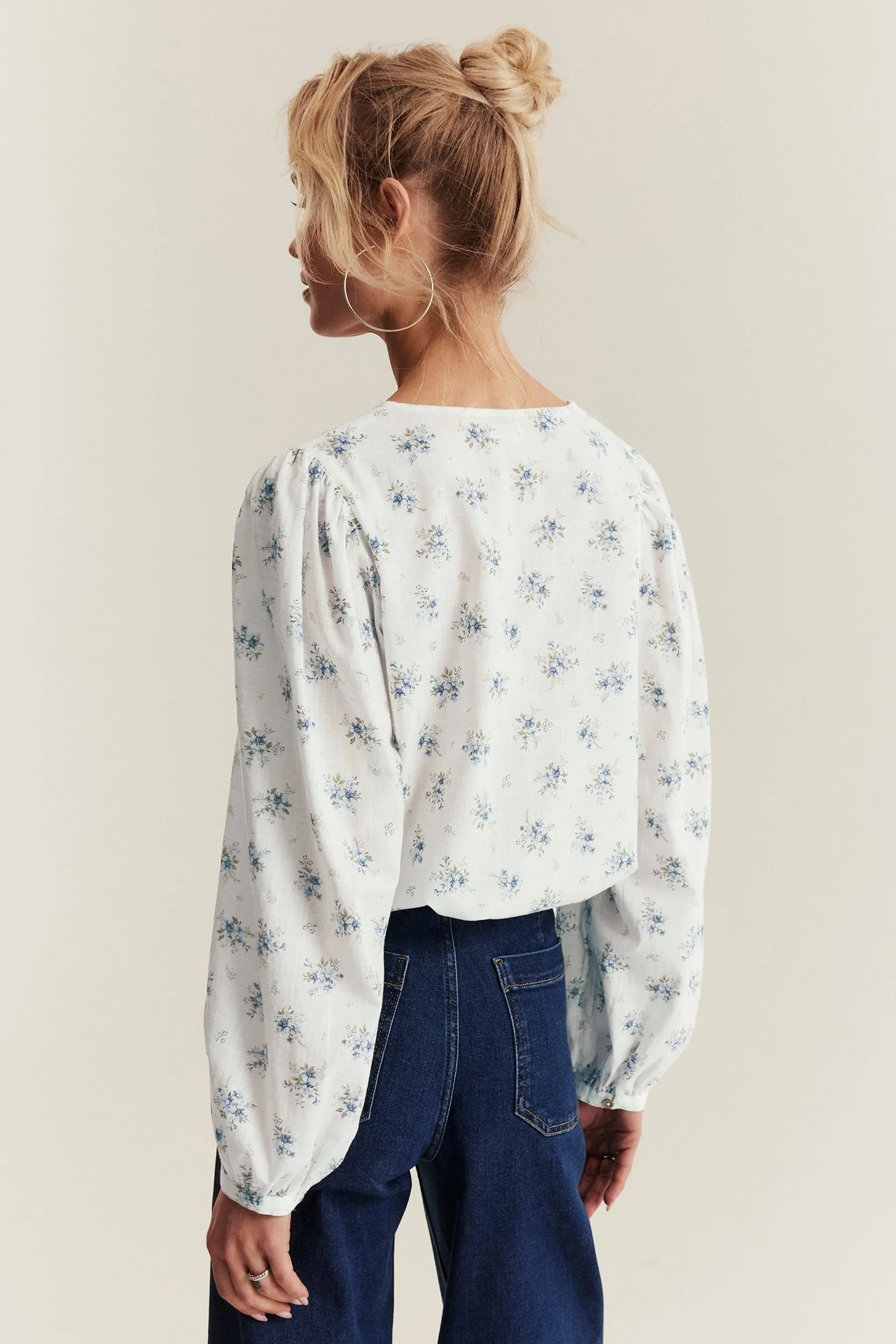 Women's white floral blouse - Image 3