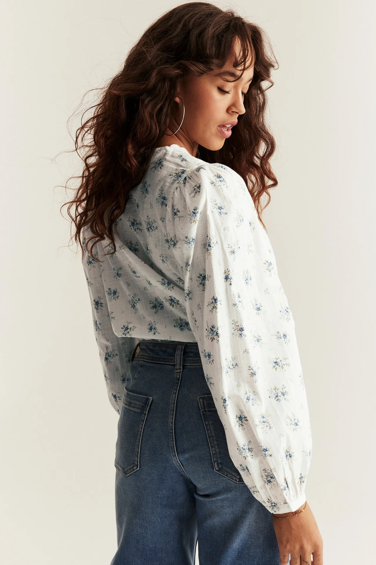 Women's white floral blouse - Image 4