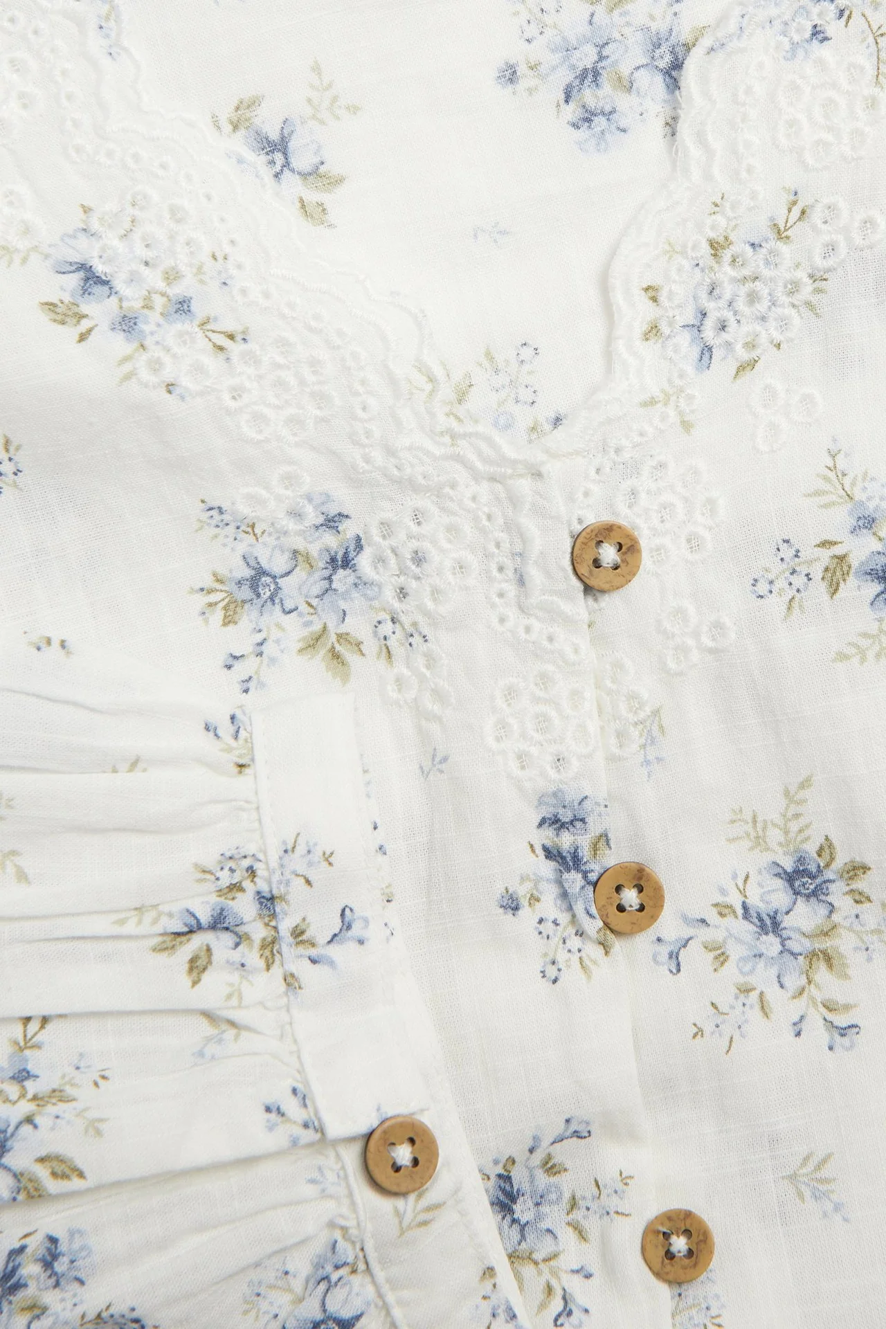 Women's white floral blouse - Image 9