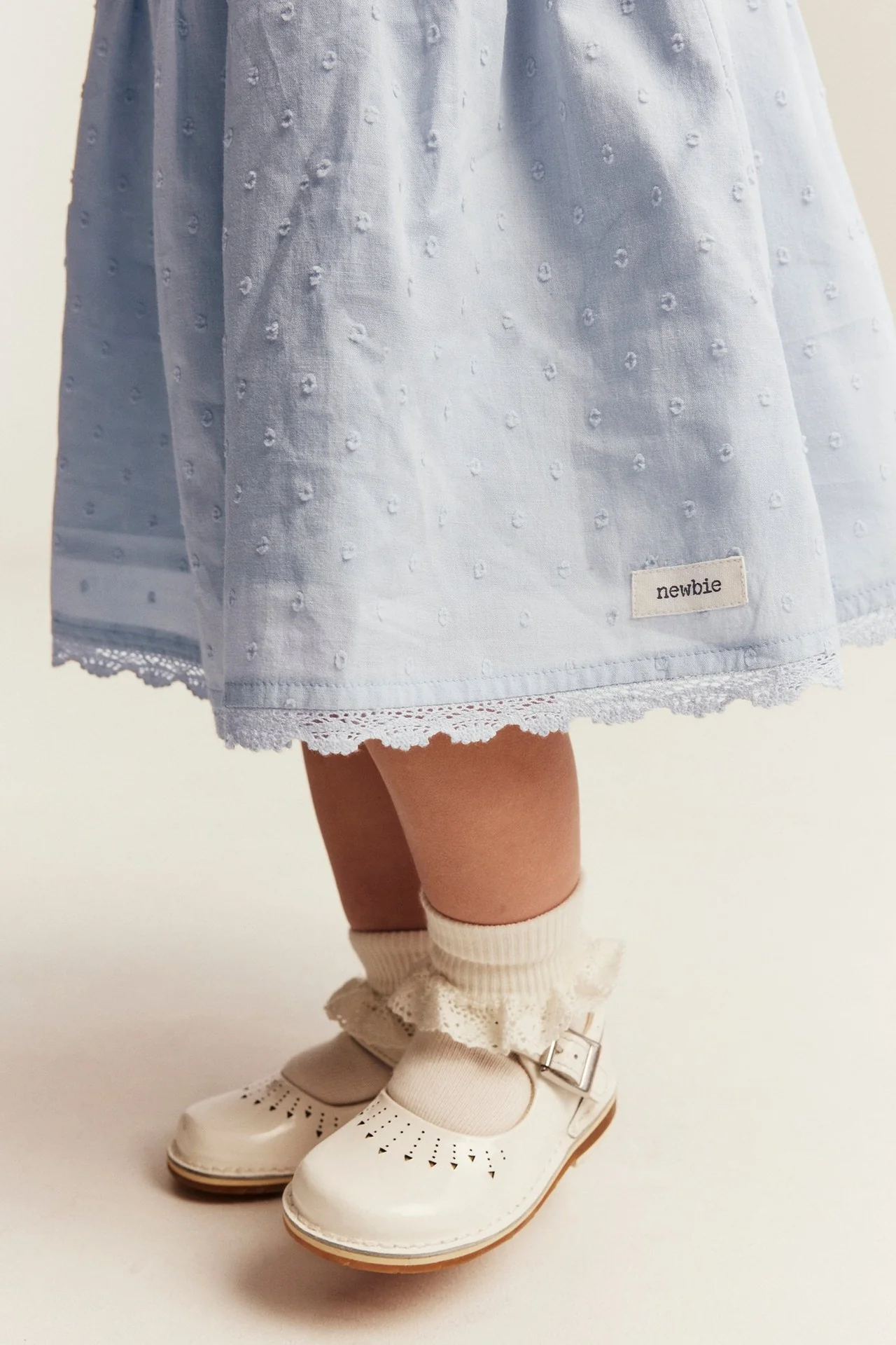 Baby blue dress with floral embroidery - Image 4
