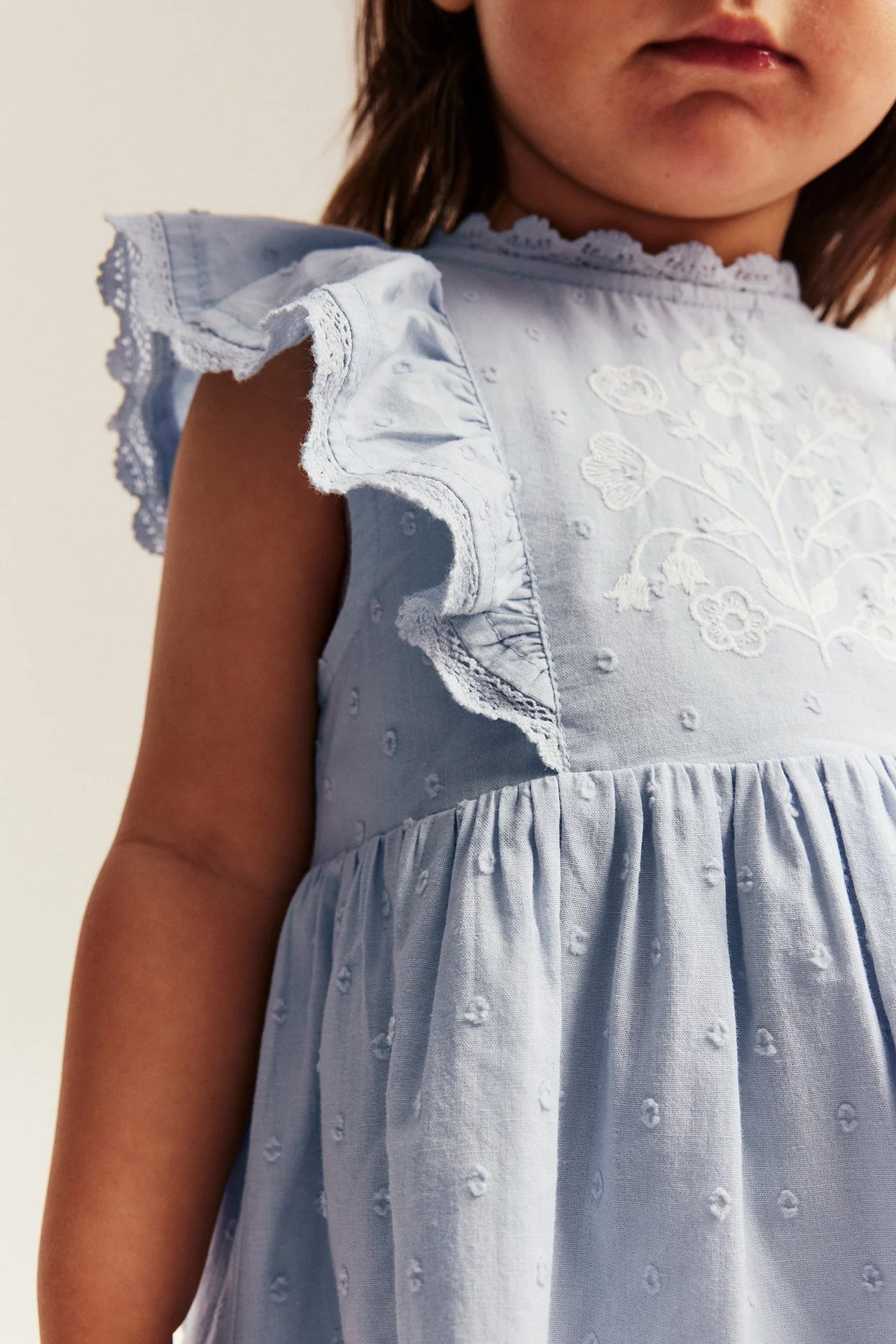 Baby blue dress with floral embroidery - Image 5