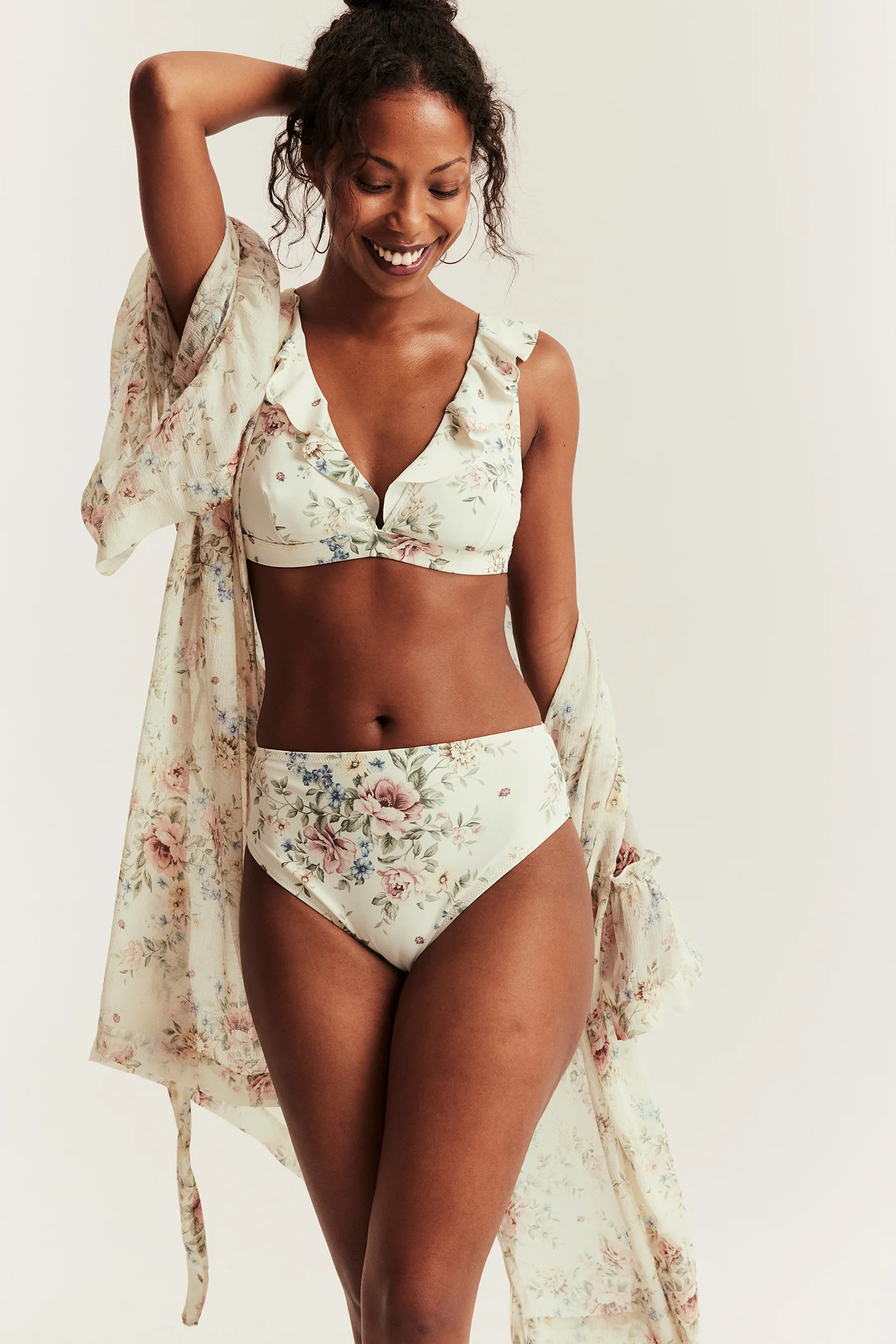 Women's white floral frill bikini top - Image 5