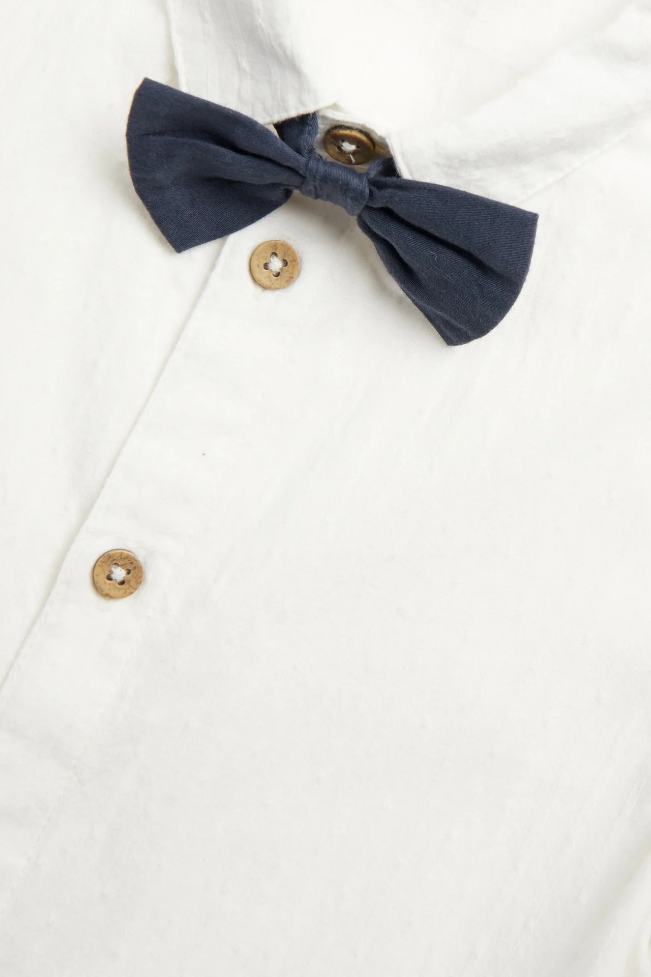 Kids white shirt with collar and bow tie - Image 4