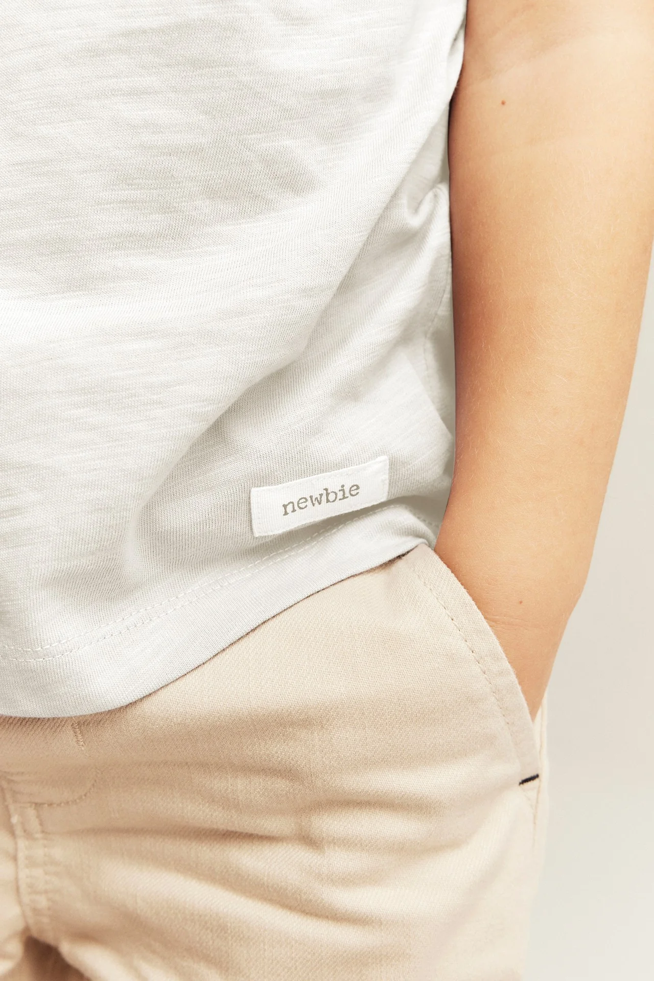 Baby & kids’ white T-shirt in slub jersey with pocket - Image 5