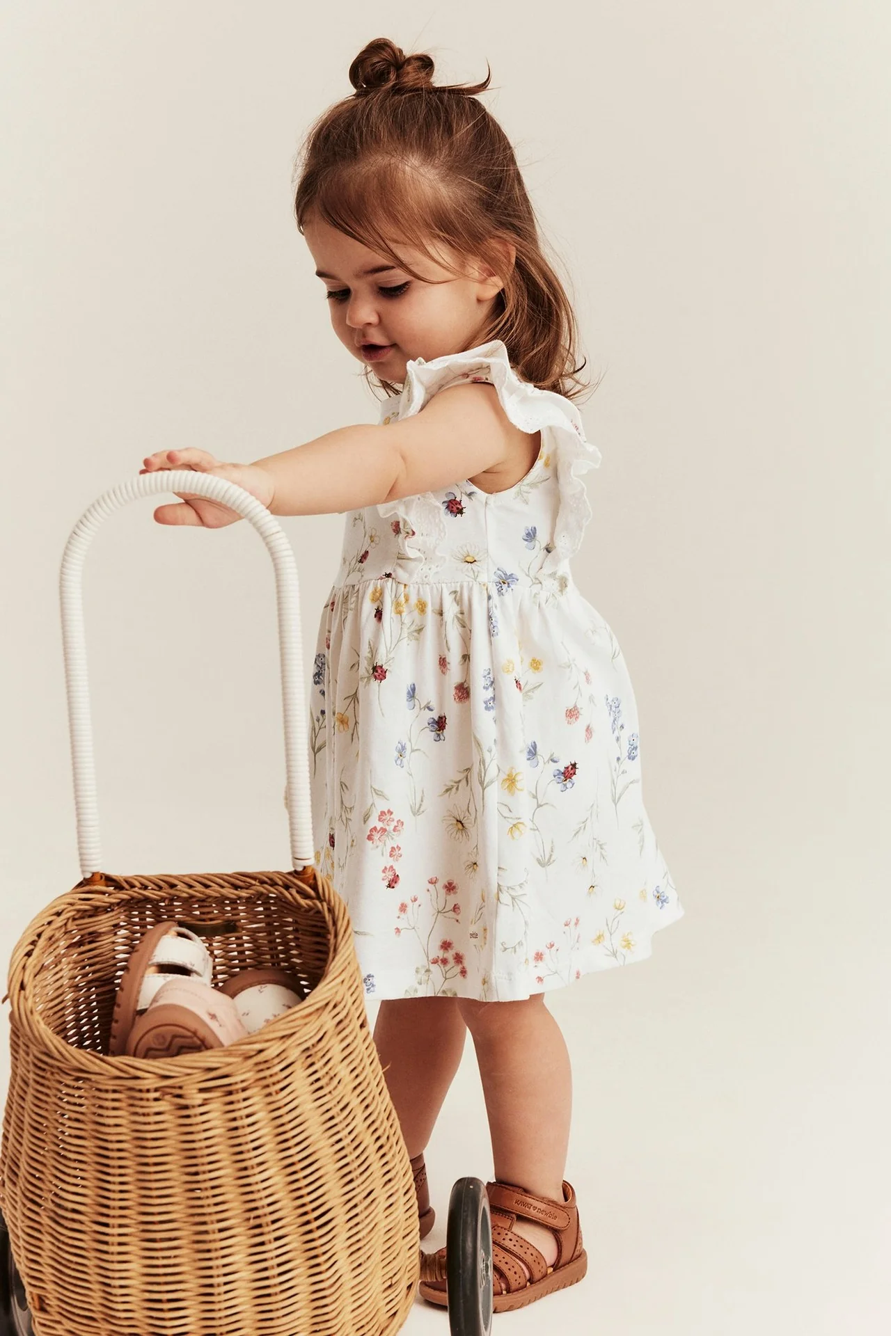 Baby white jersey dress with frill - Image 4