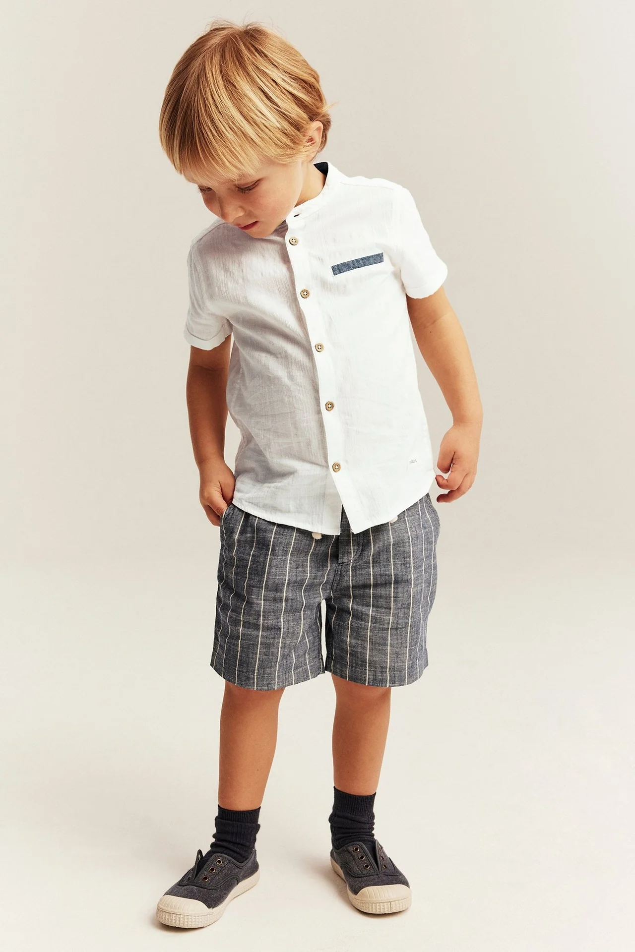 Kids white short-sleeved shirt - Image 3