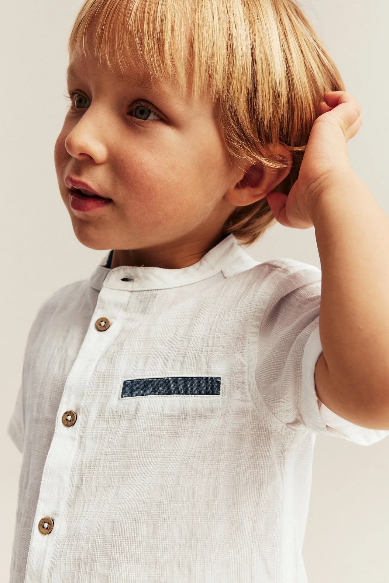 Kids white short-sleeved shirt - Image 4