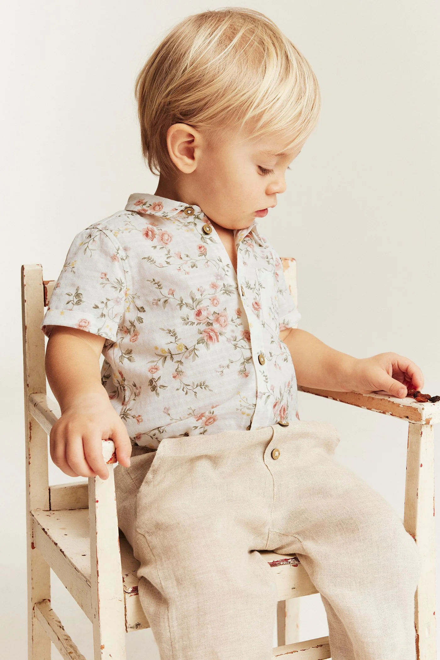 Baby white floral short-sleeve bodysuit - Image 3