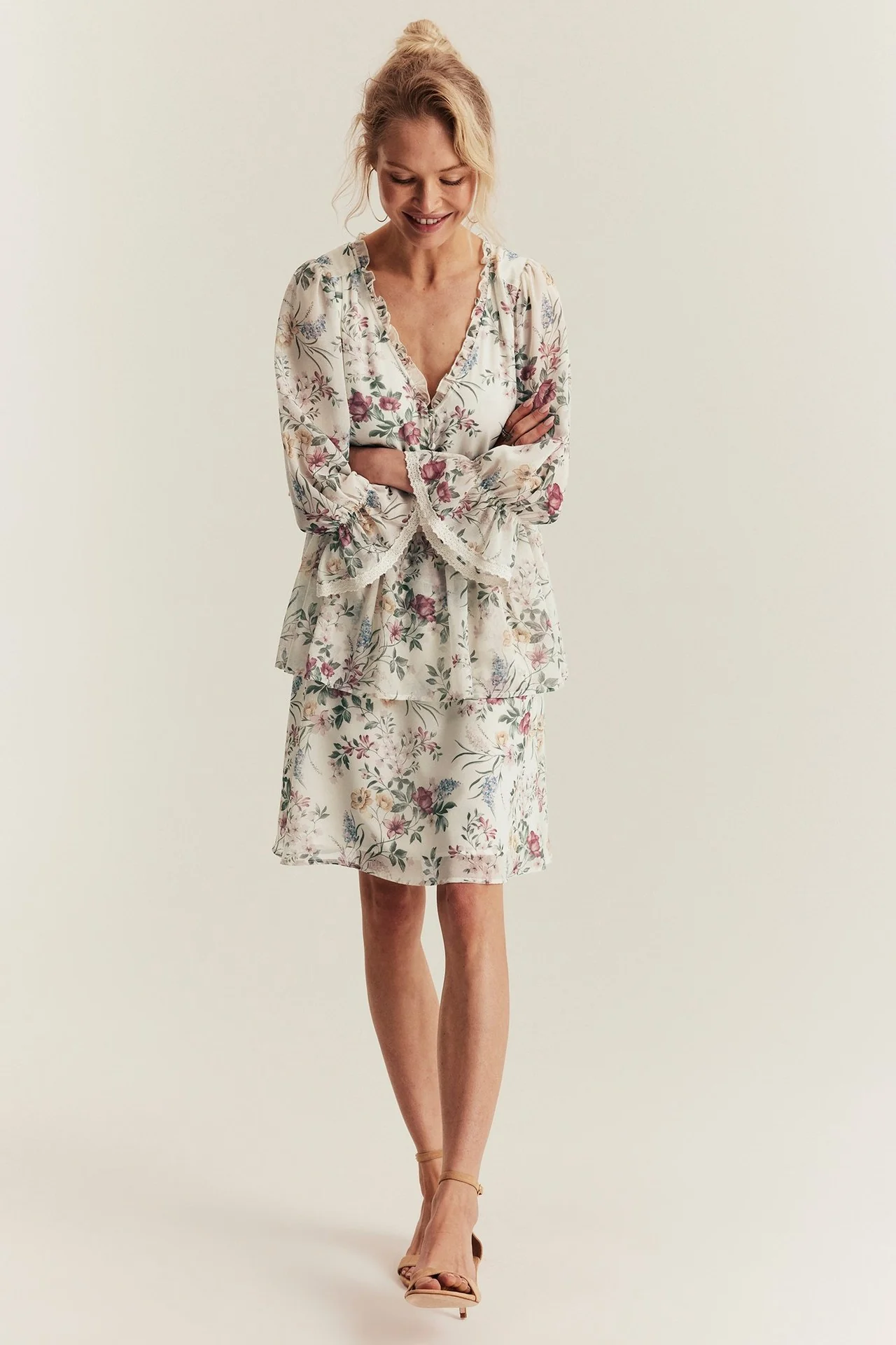 Women's floral chiffon dress - Image 5