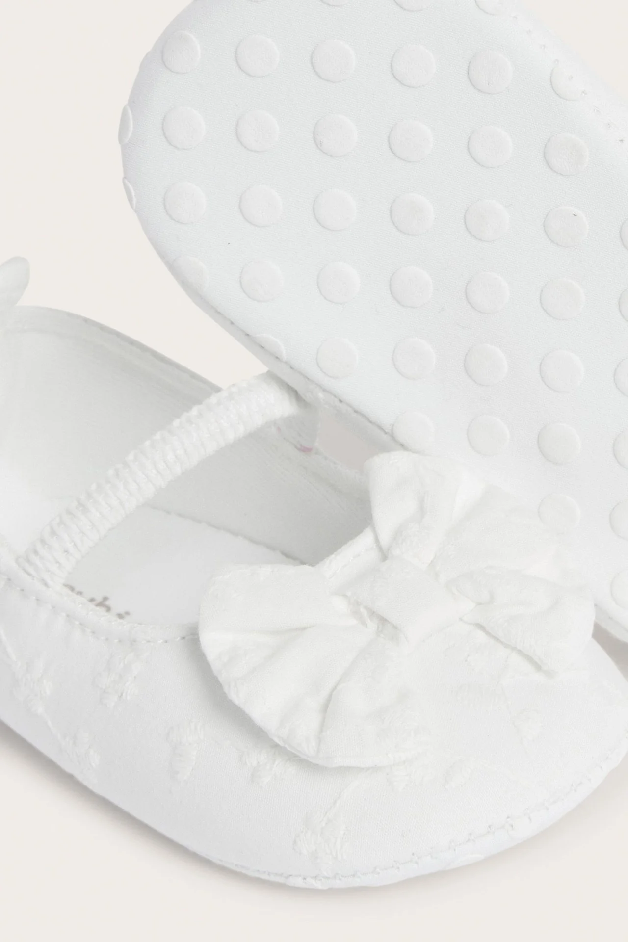 Baby white ballet shoes with bow - Image 2