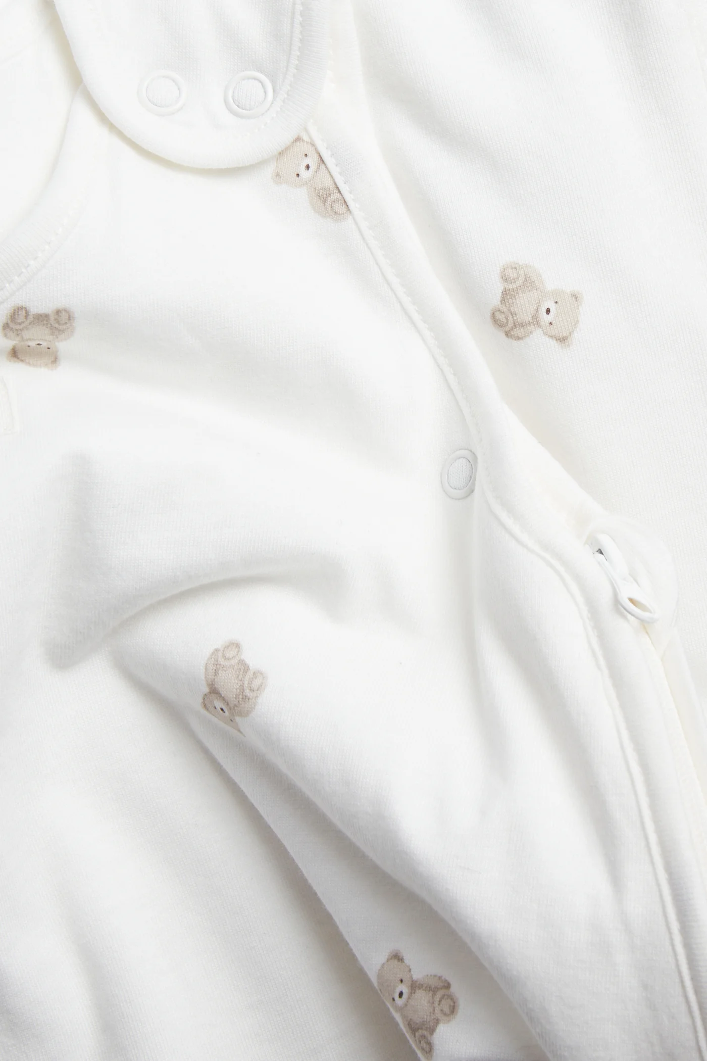 Baby white sleeping bag with bear print - Image 3