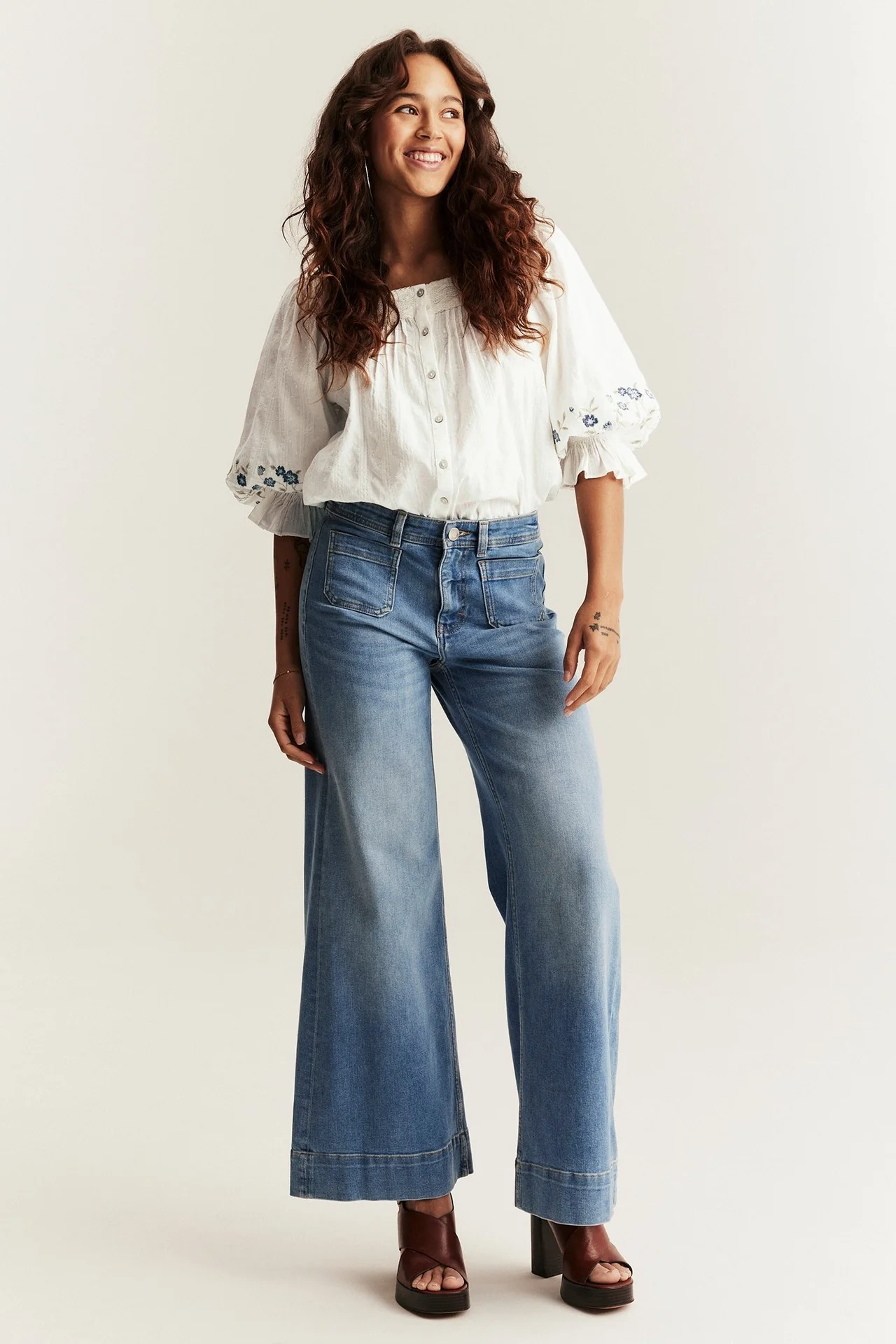 Women's white embroidered blouse - Image 3
