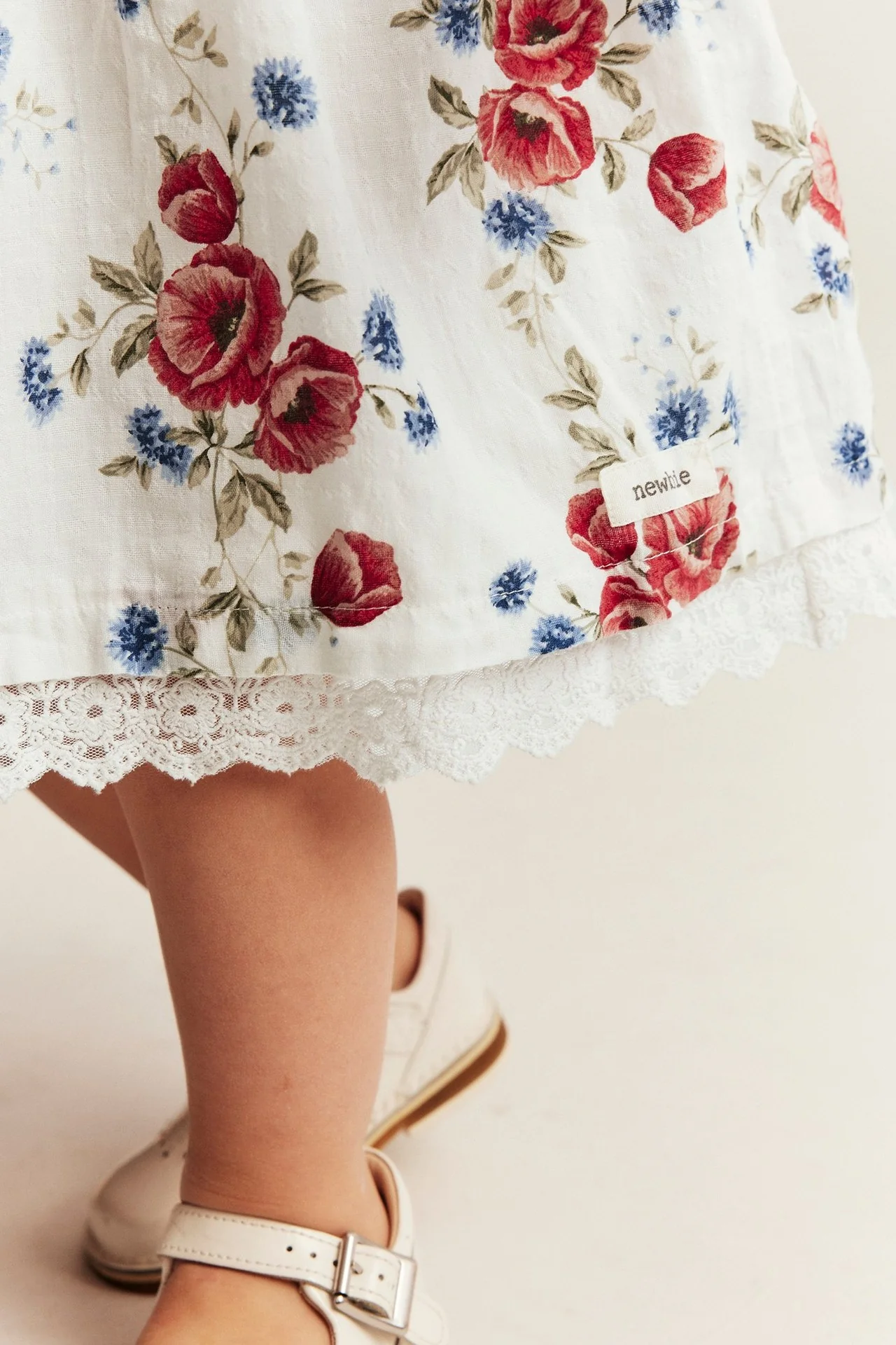 Baby white floral dress - Image 6